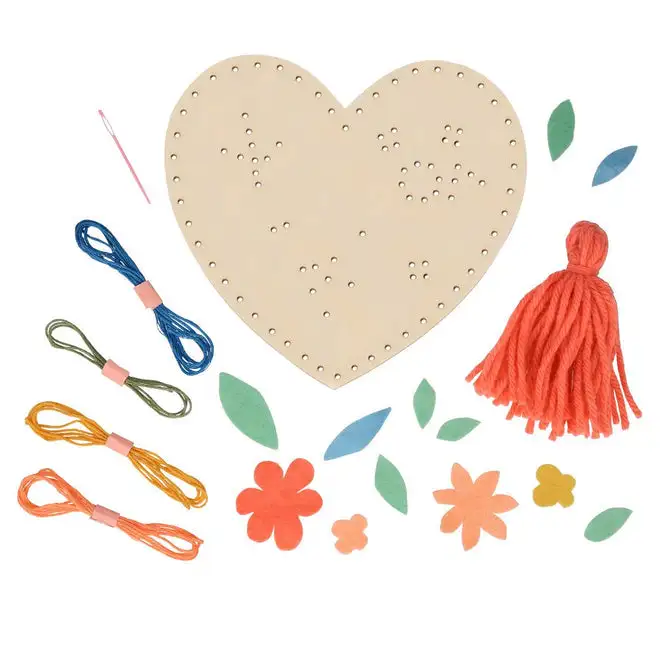 Heart embroidery kit - Image 3