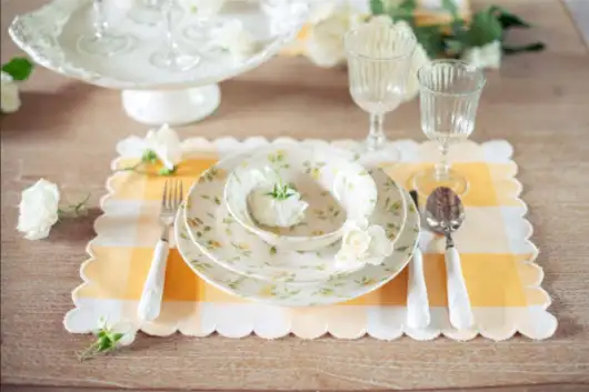 Plato frutero con flores amarillas - Imagen 2