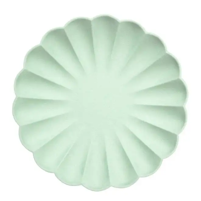 Large mint dishes echo