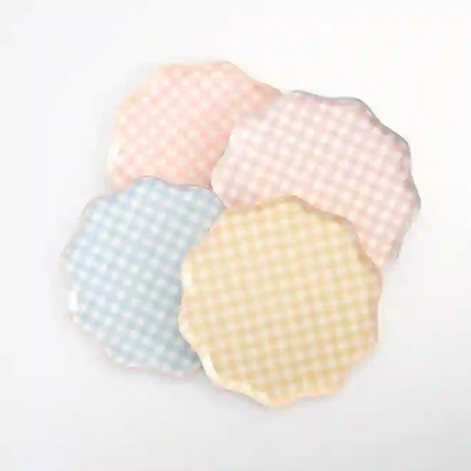 Medium dishes in 4 colors vichy