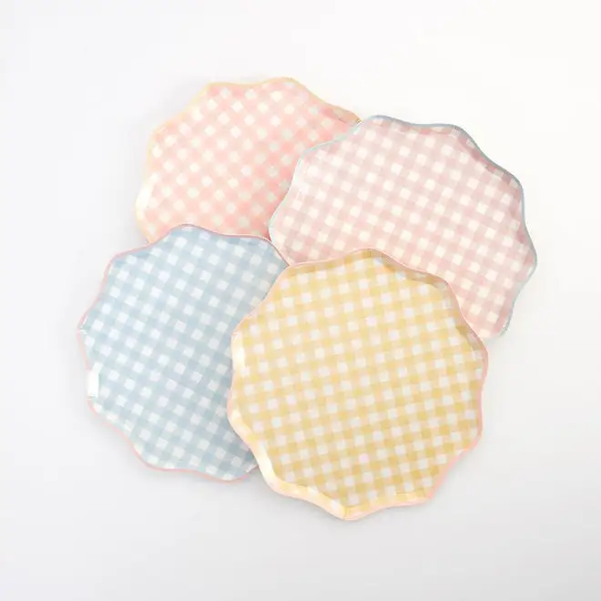 Medium dishes in 4 colors vichy