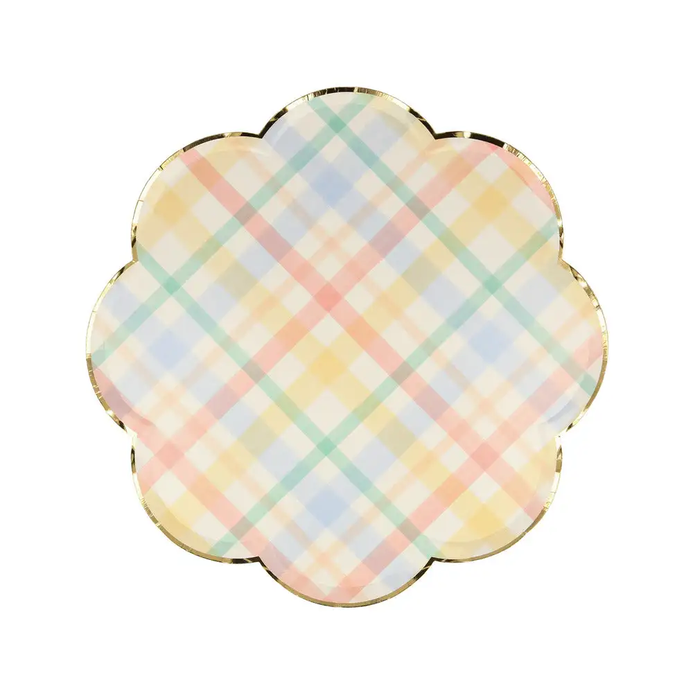 Small dishes with pattern of paintings