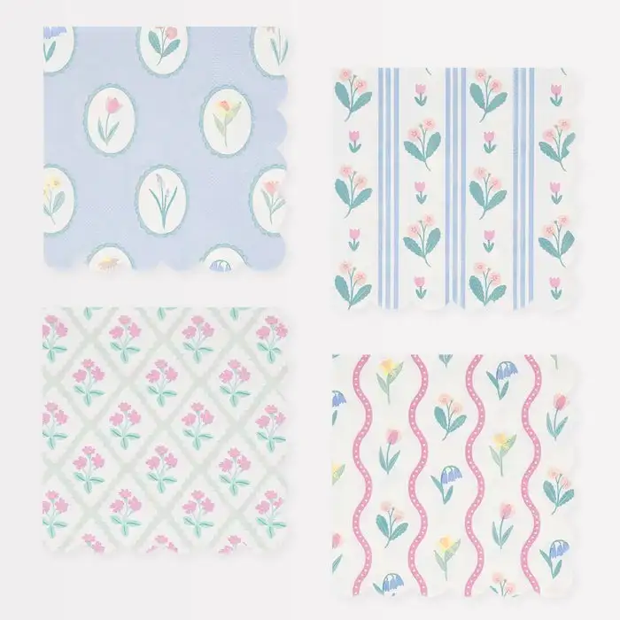 Small napkins with floral print