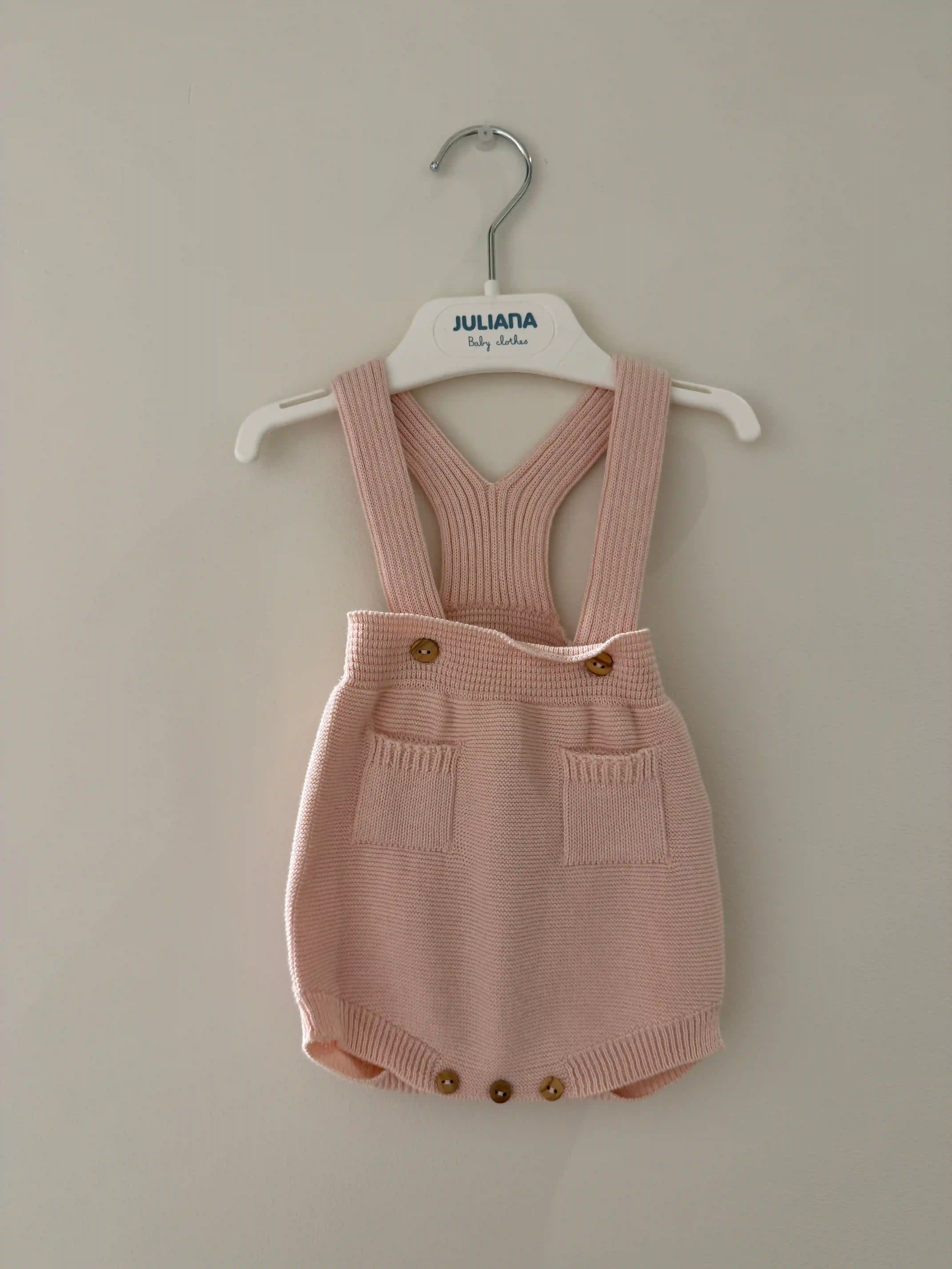 Ranita con tirantes rosa