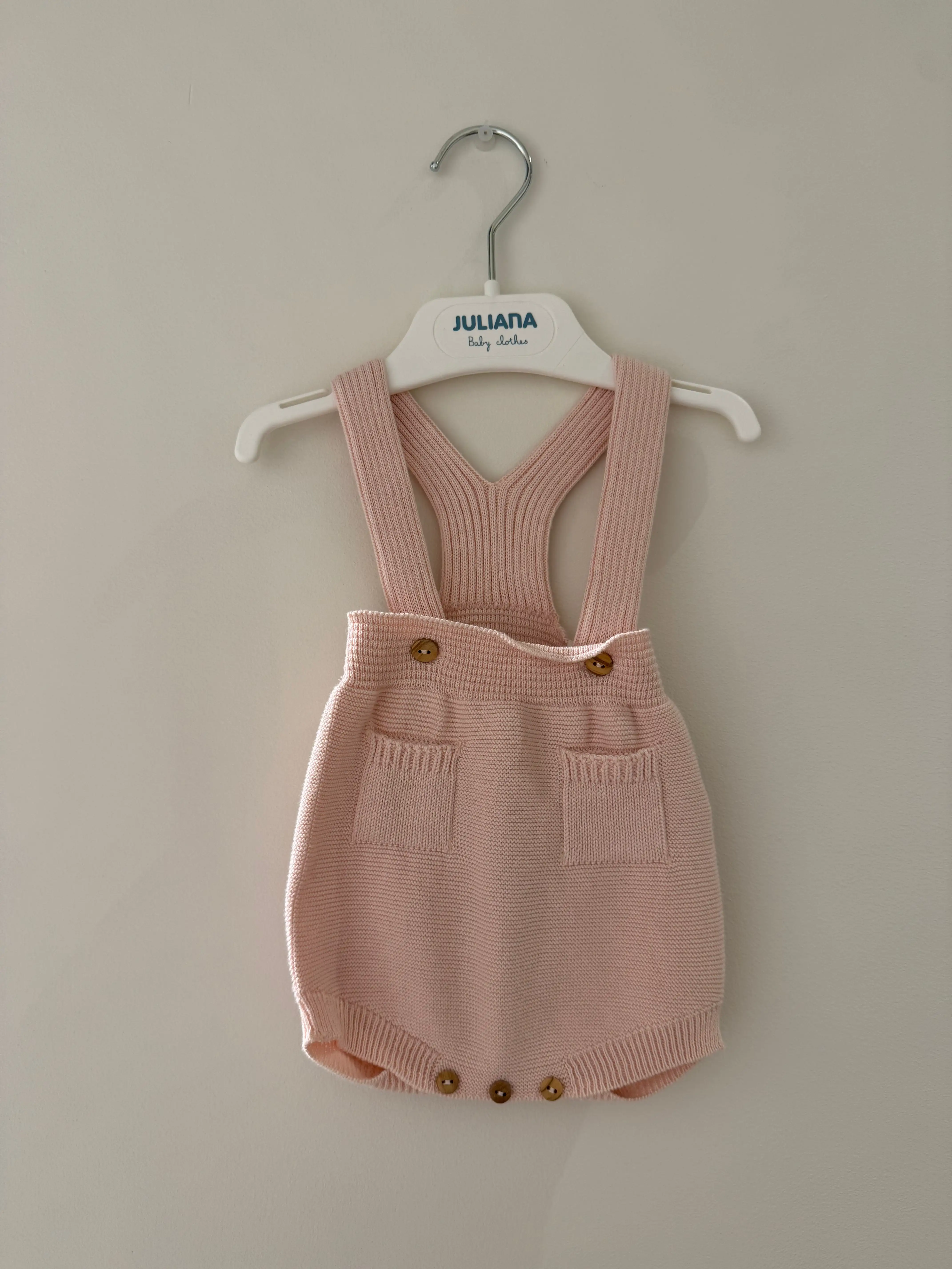 Ranita con tirantes rosa