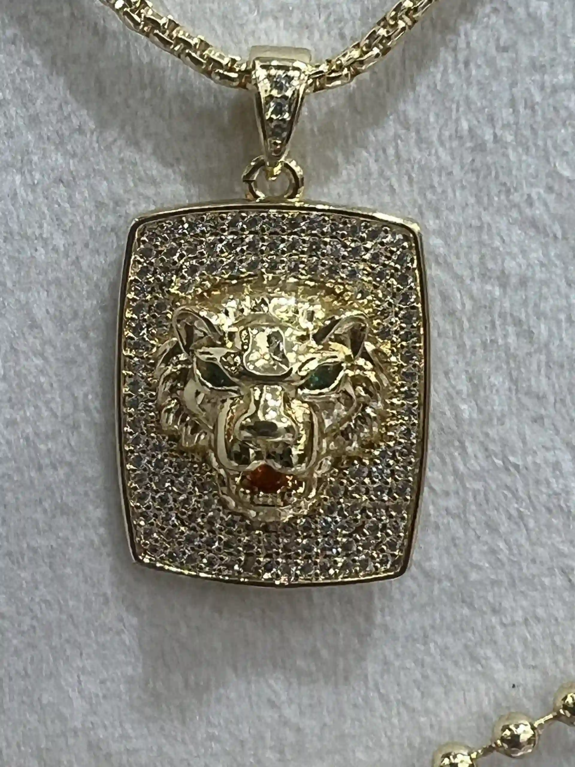 Colgante de acero