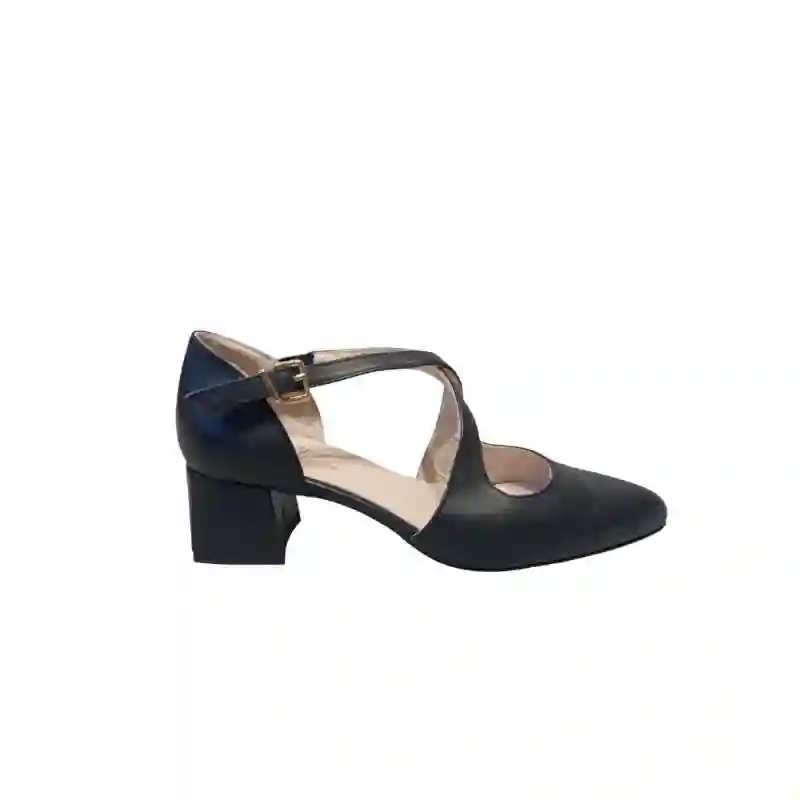 ZAPATO CON TIRAS CRUZADAS NEGRO