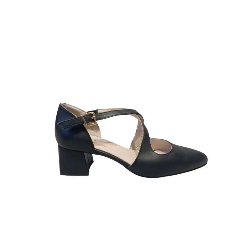 Shoe with black cross strips