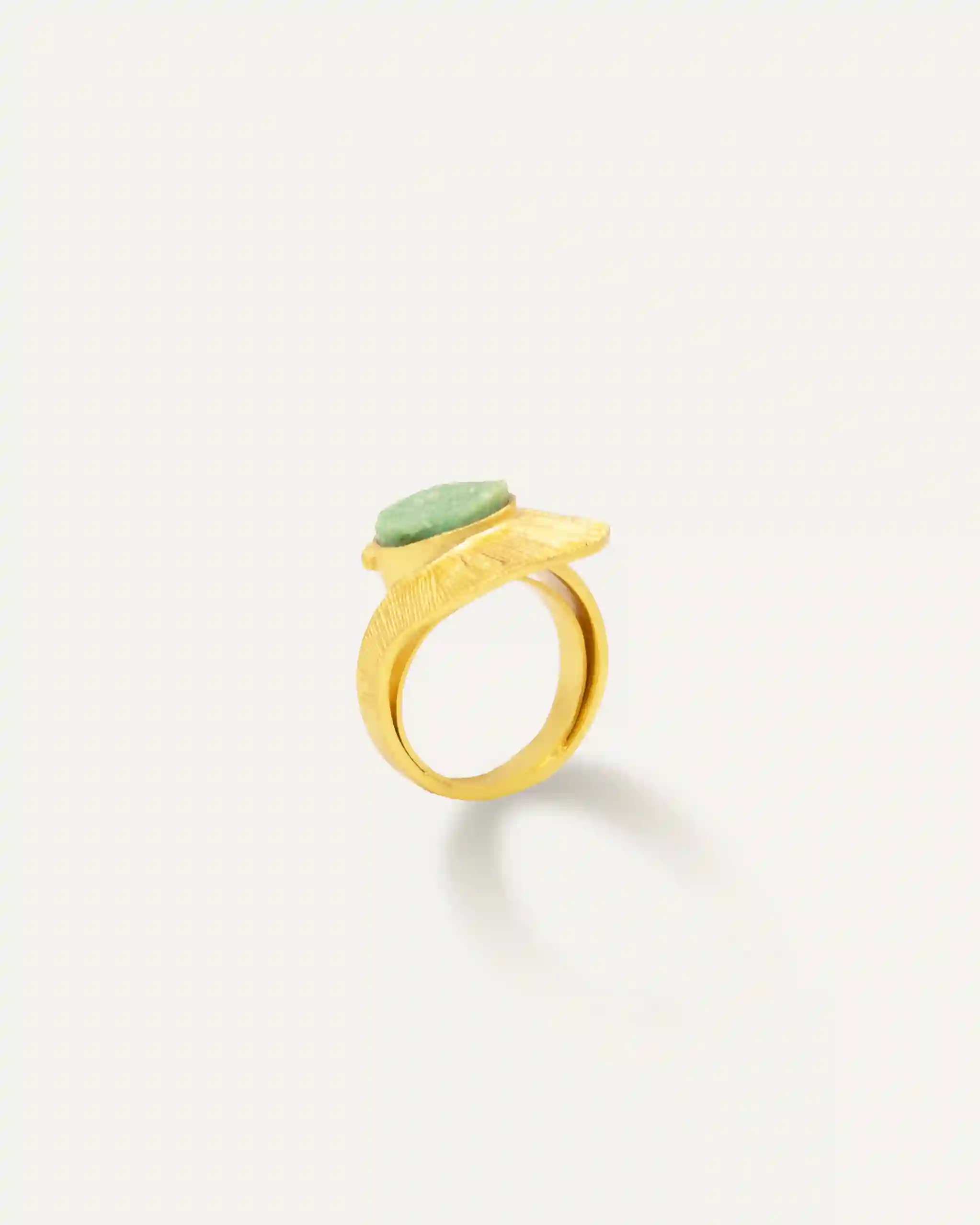 Anillo Dorado Badhana Amazonita