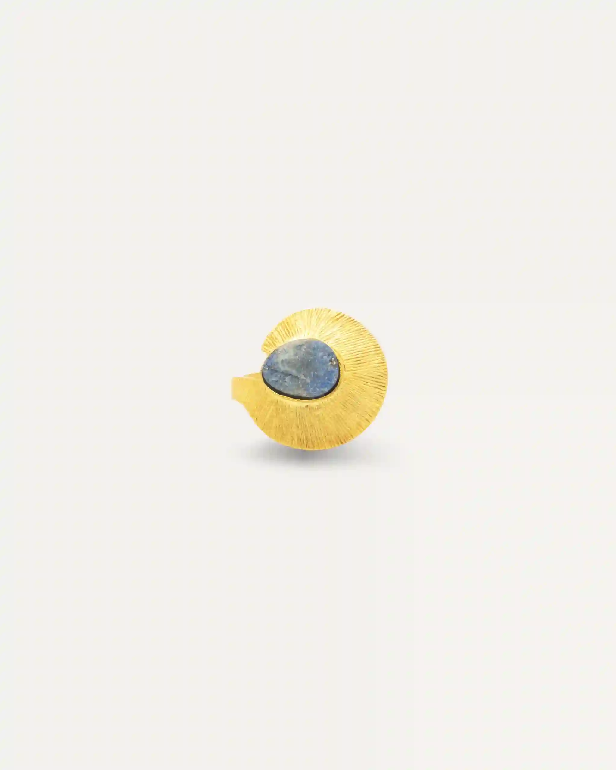 Badhana Lapislazuli Gold Ring
