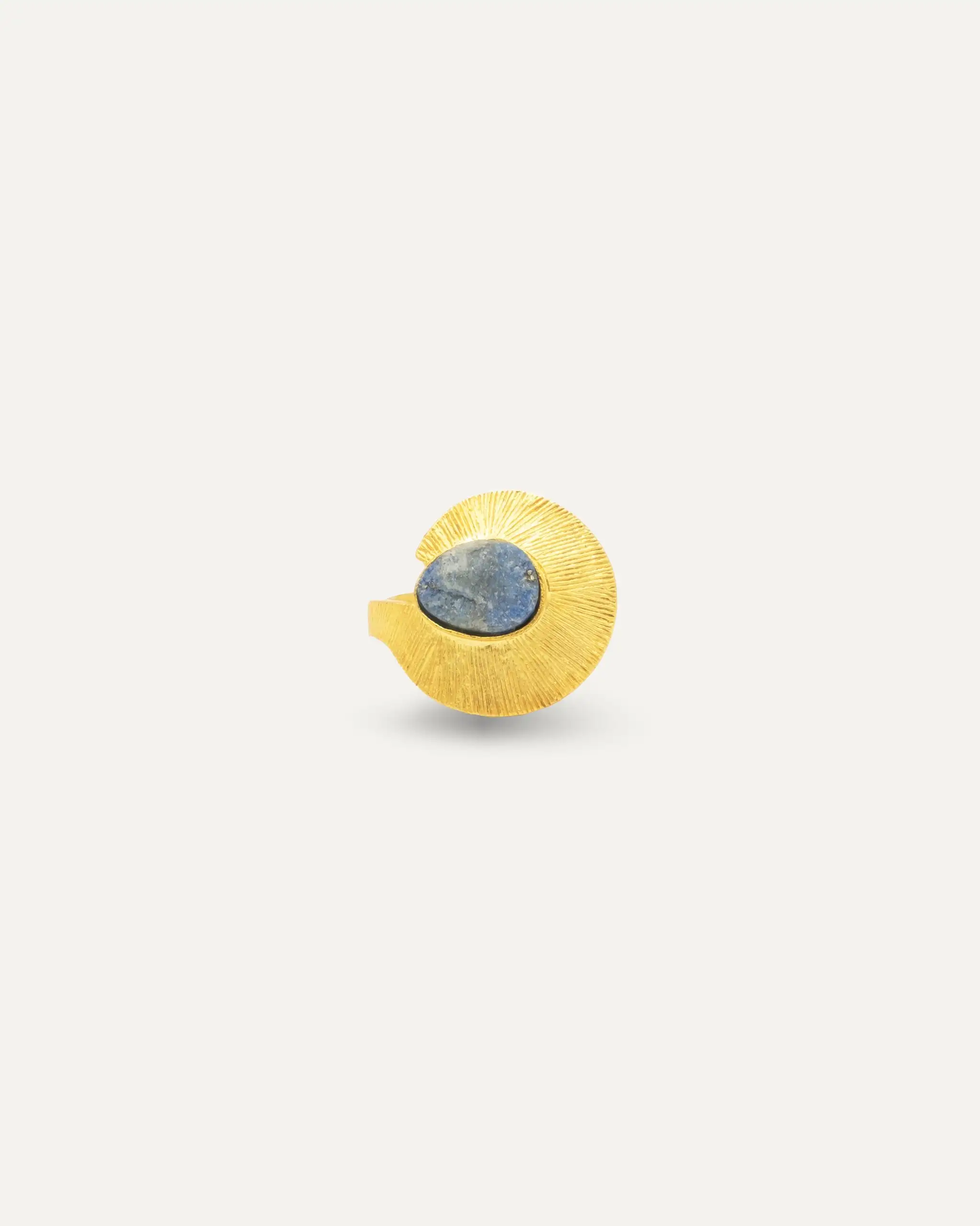 Badhana Lapislazuli Gold Ring