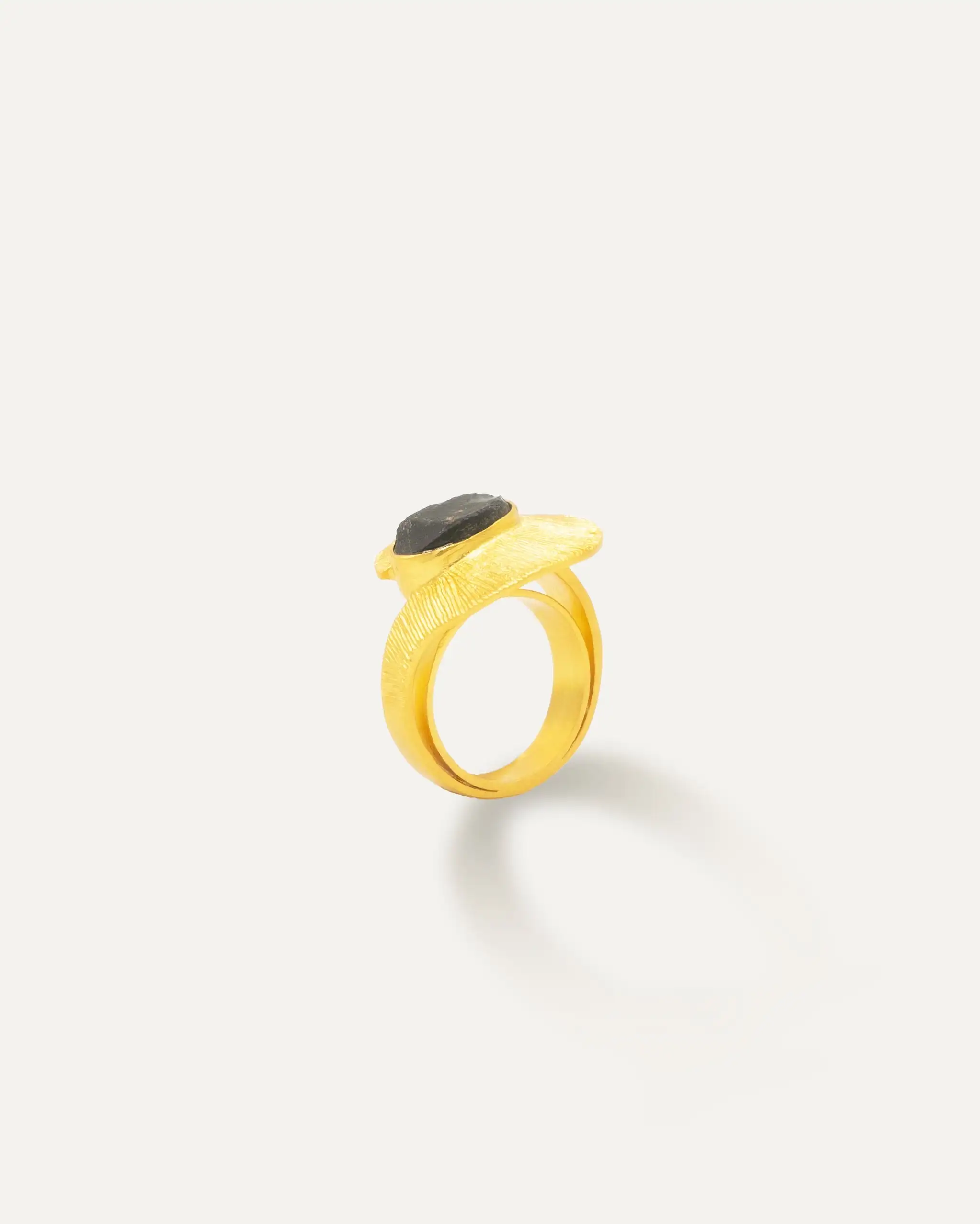Badhana Black Gold Ring - Image 2