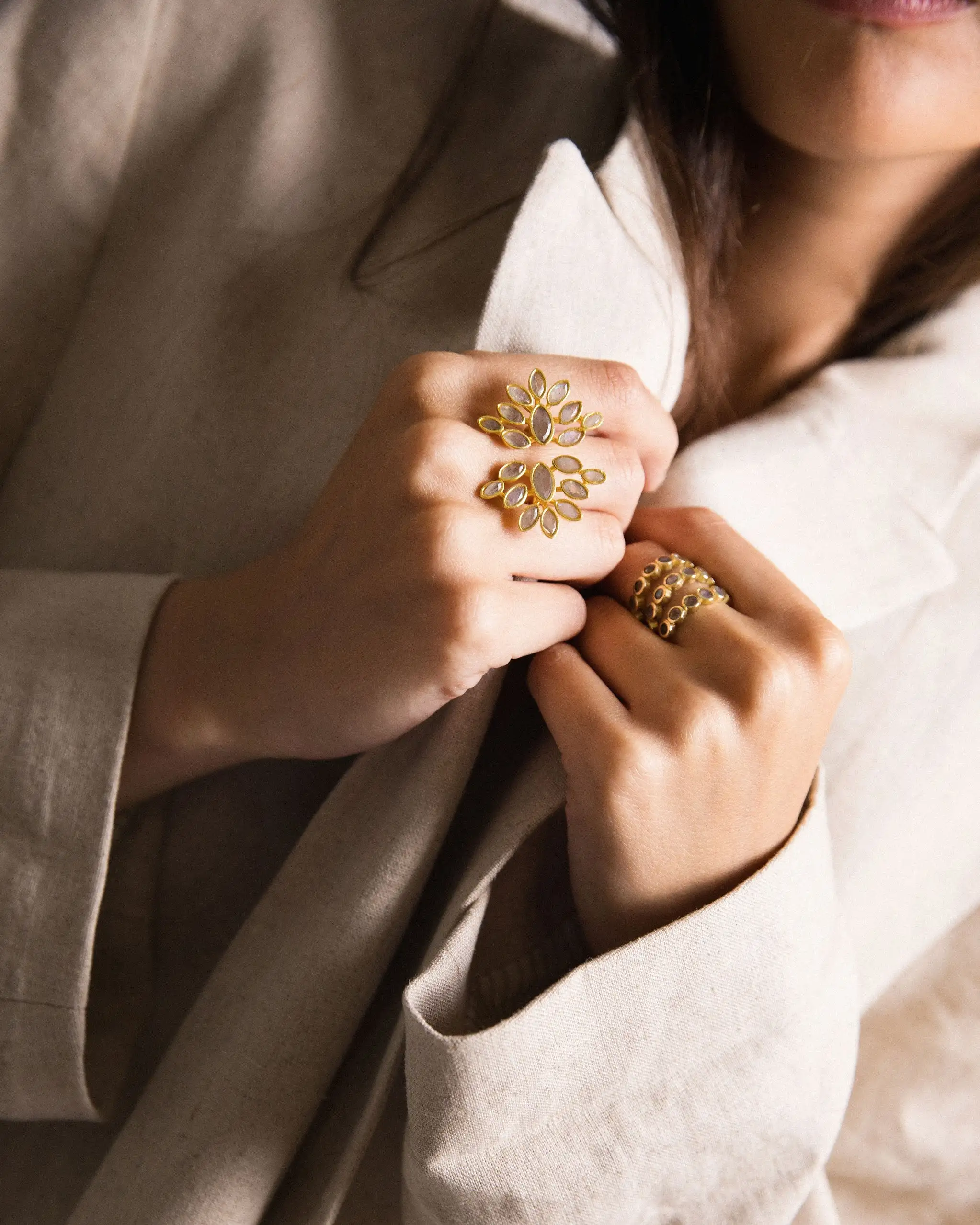 Anillo Dorado Fatima Labradorita - Imagen 2