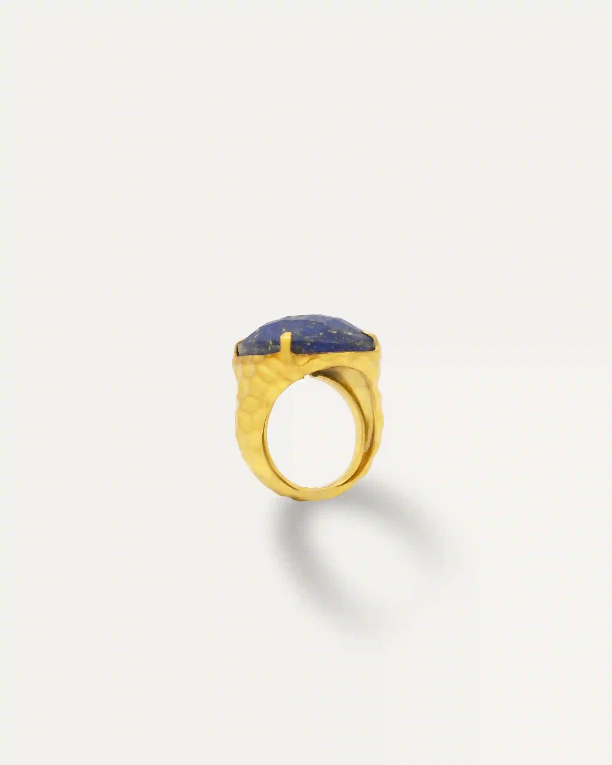 Anillo Dorado Madurei Lapislazuli