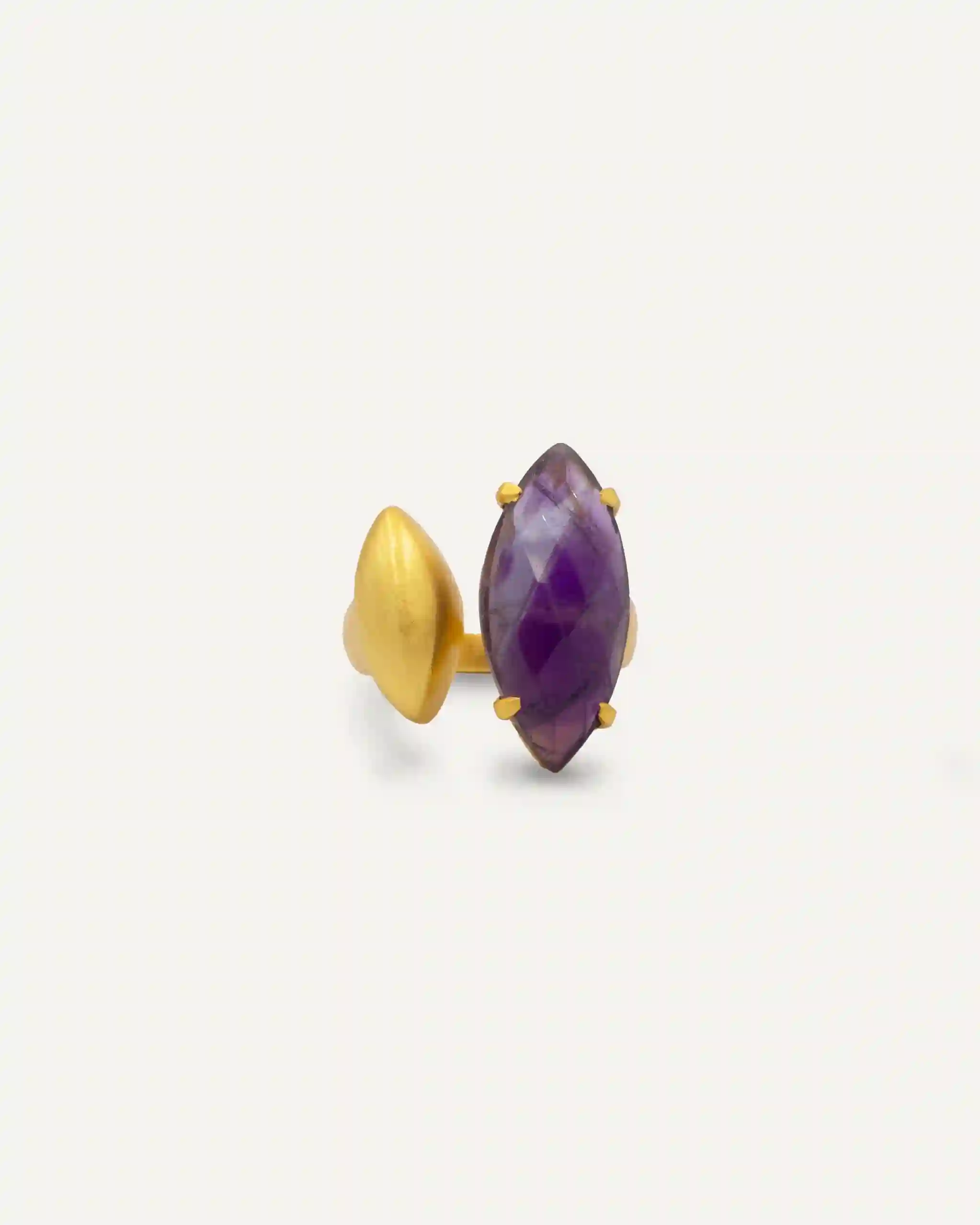Anillo Dorado Shaanti Amatista