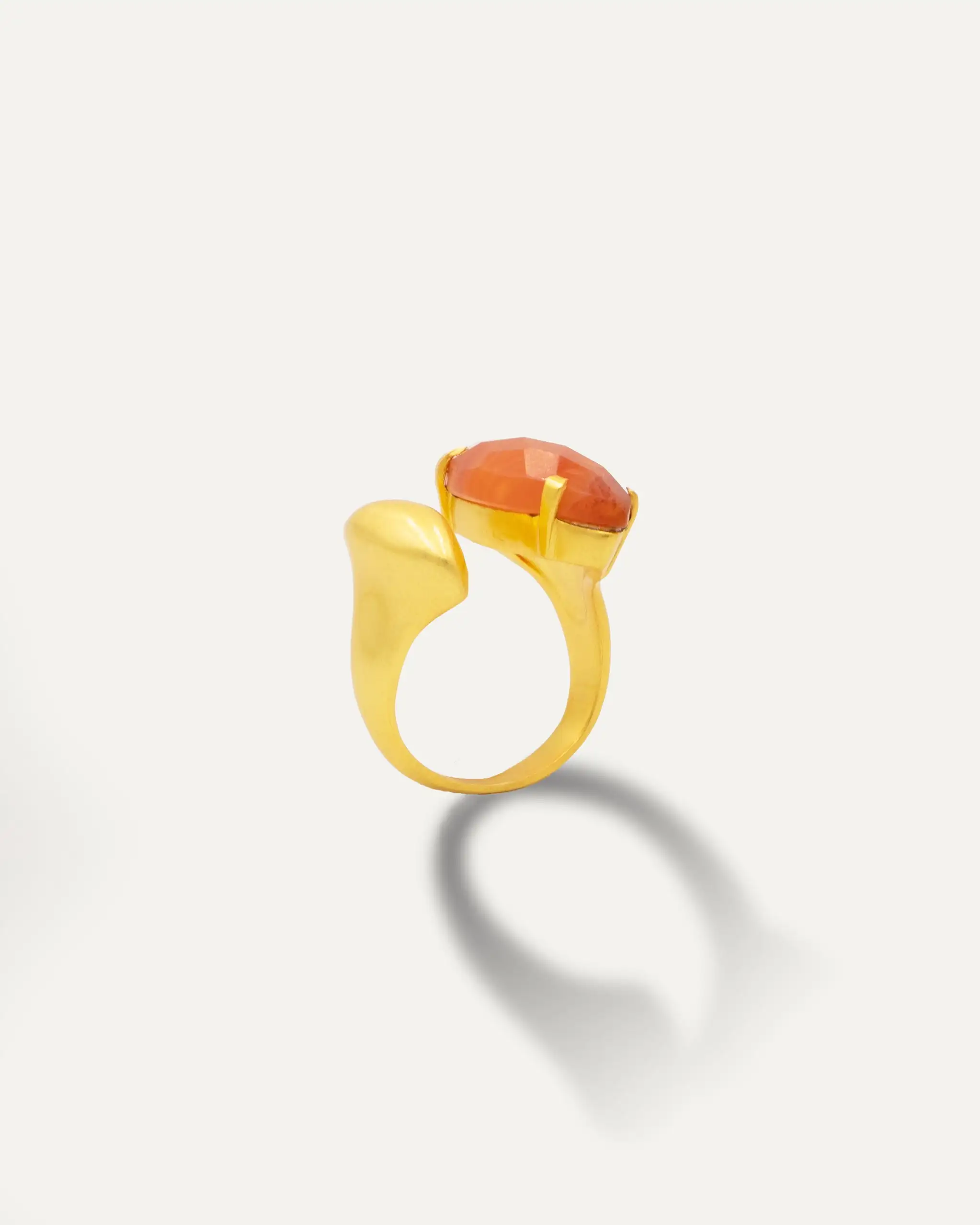 Anillo Dorado Shaanti Cornalina - Imagen 3