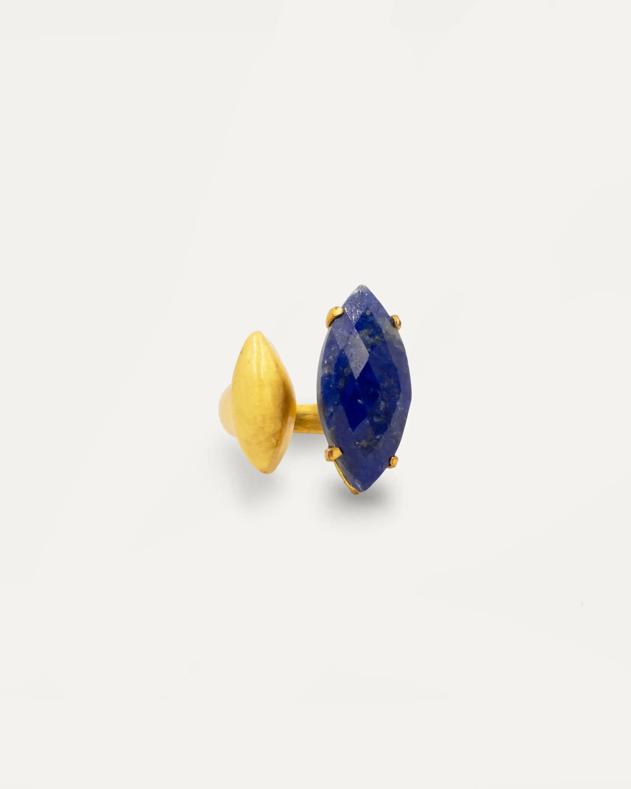 Gold Ring Shaanti Lapislazuli