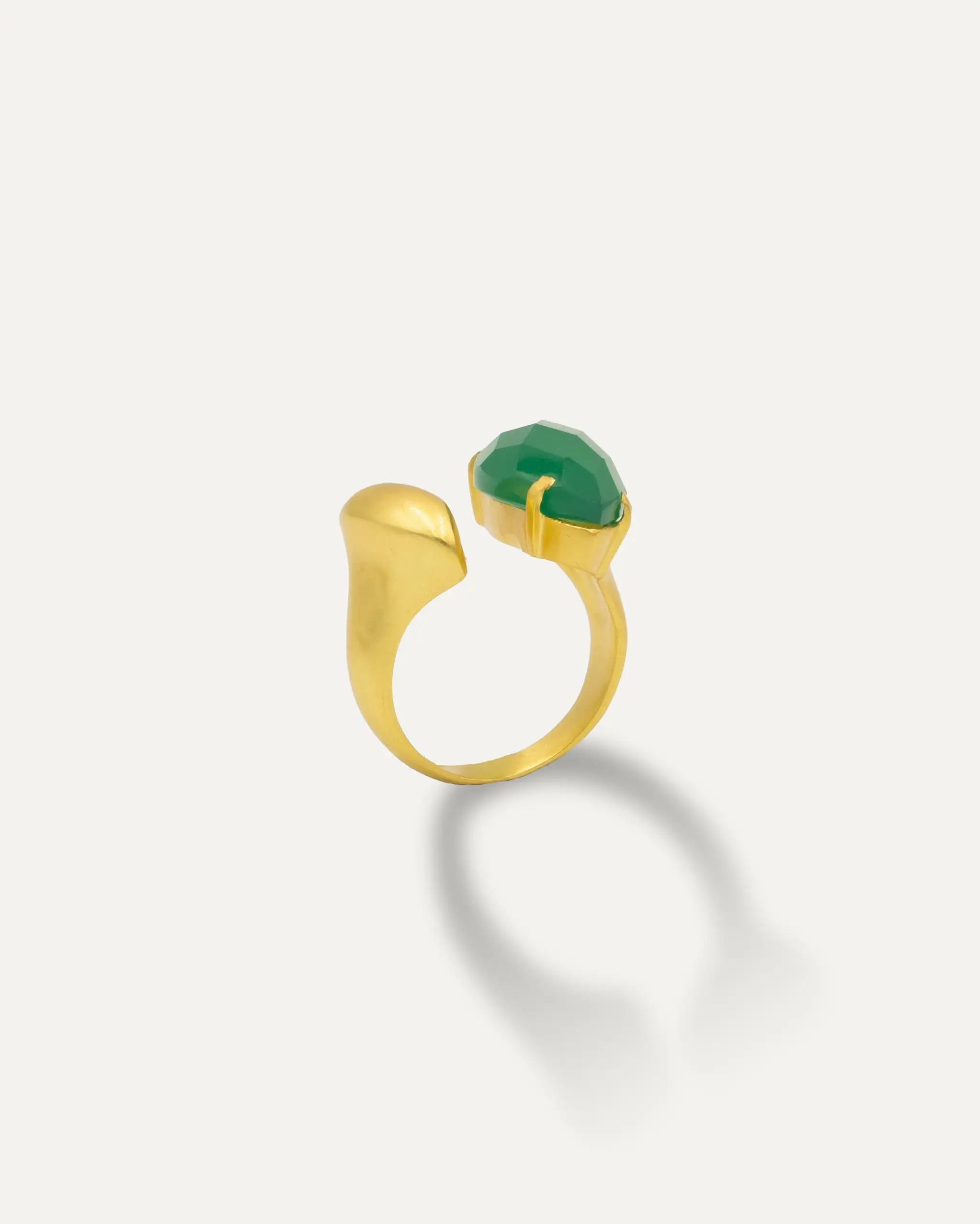 Shaanti Onix Green Gold Ring - Image 3