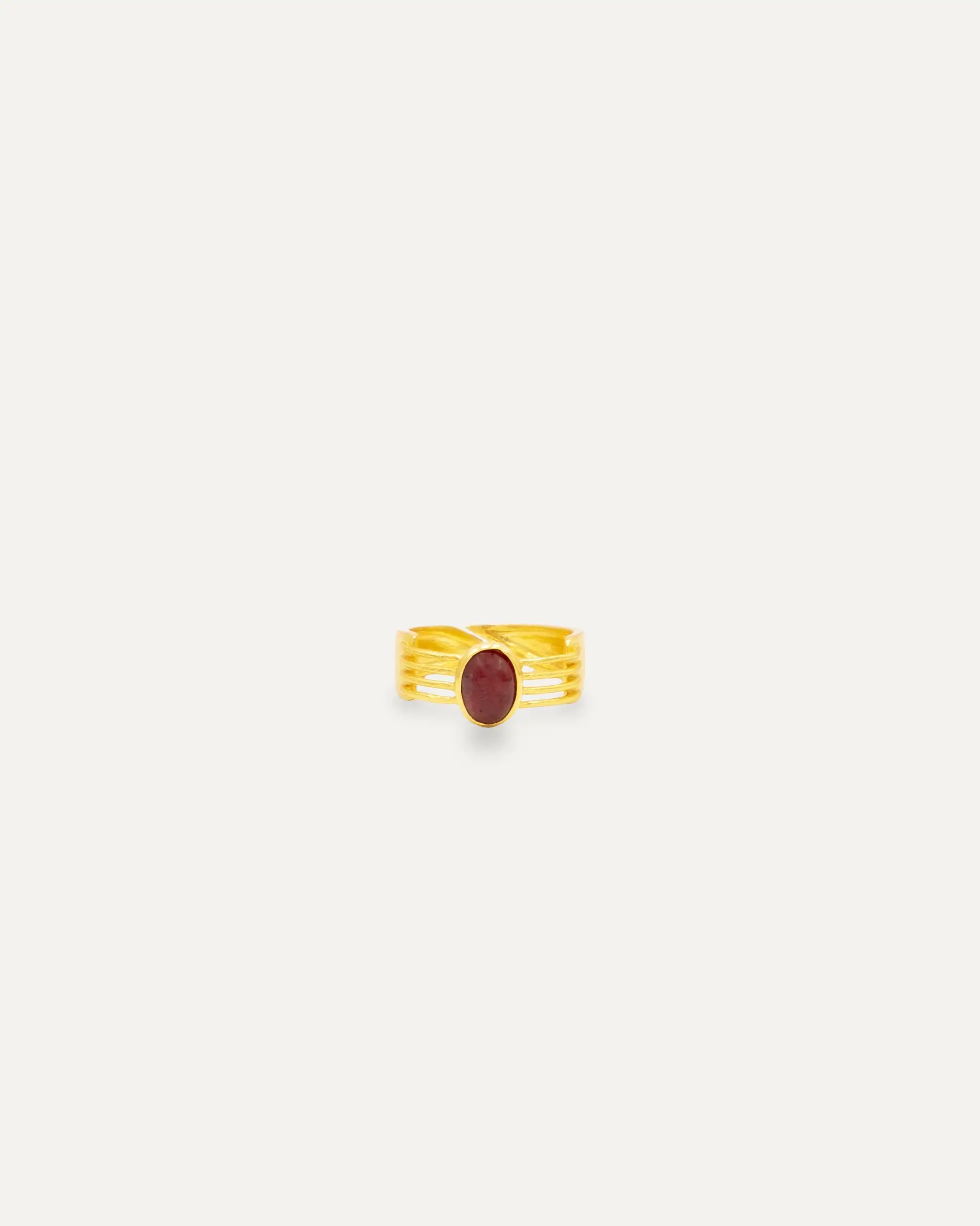 Anillo Dorado Vanu Hatypara Roja - Imagen 3