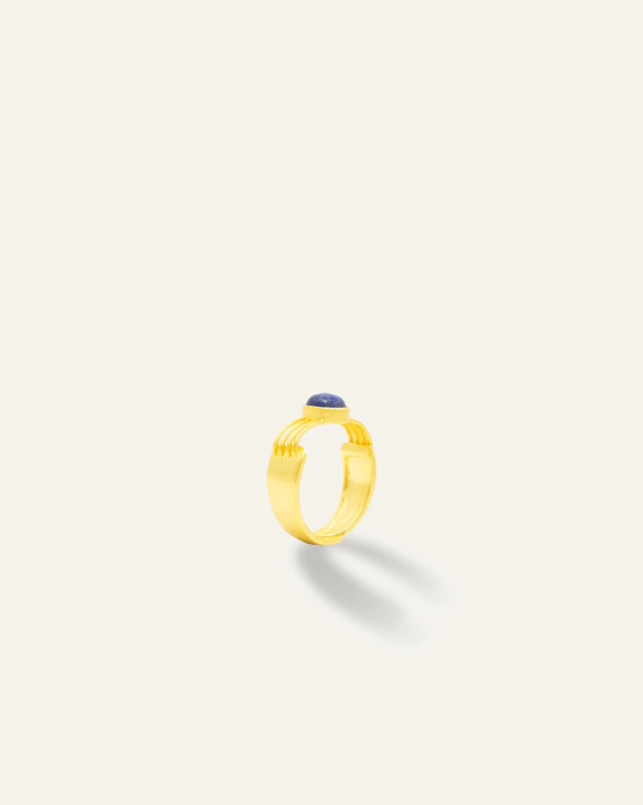 Anillo Dorado Vanu Lapislazuli - Imagen 3