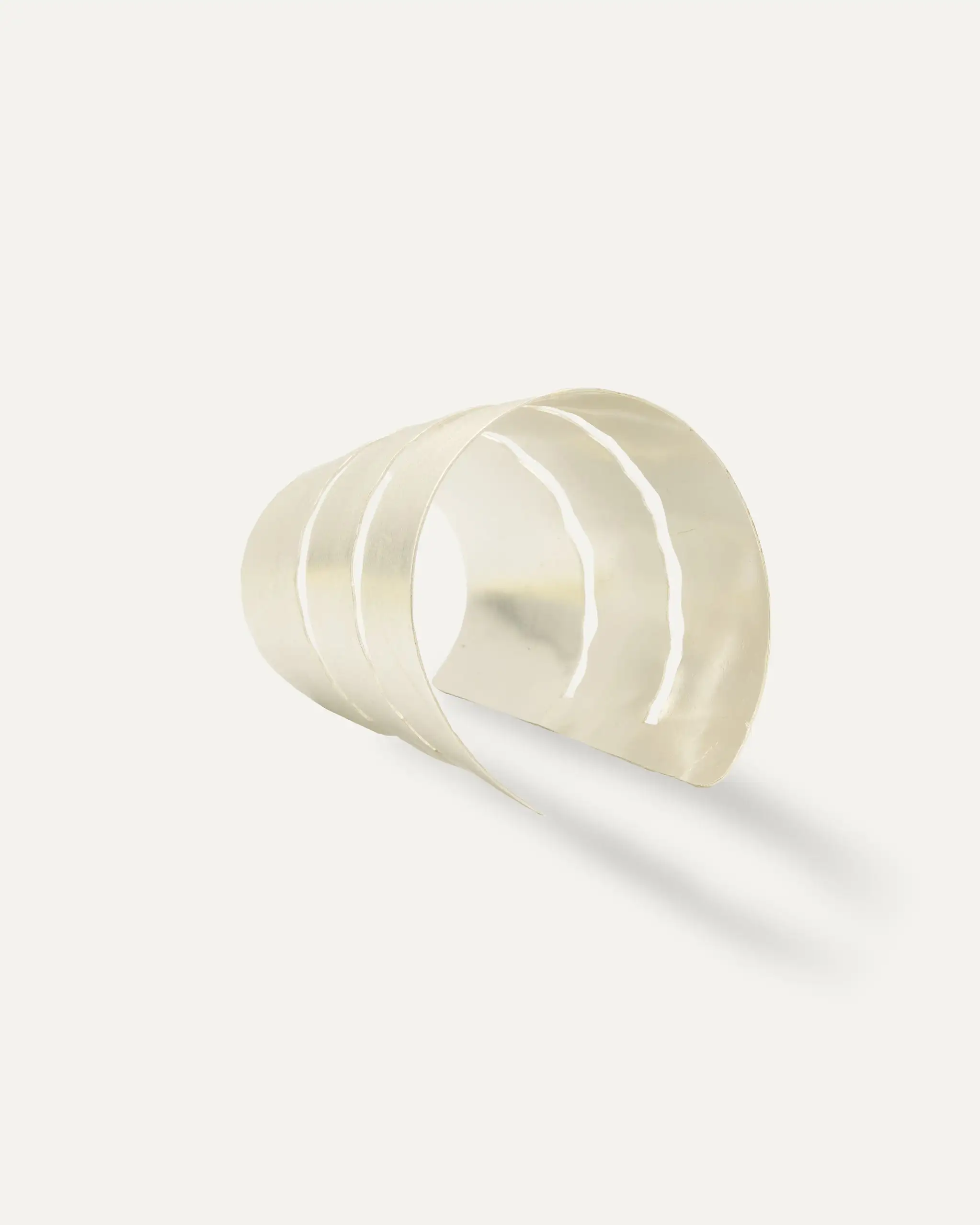 Brazalete Statement Extra grande Egipcio Plateado