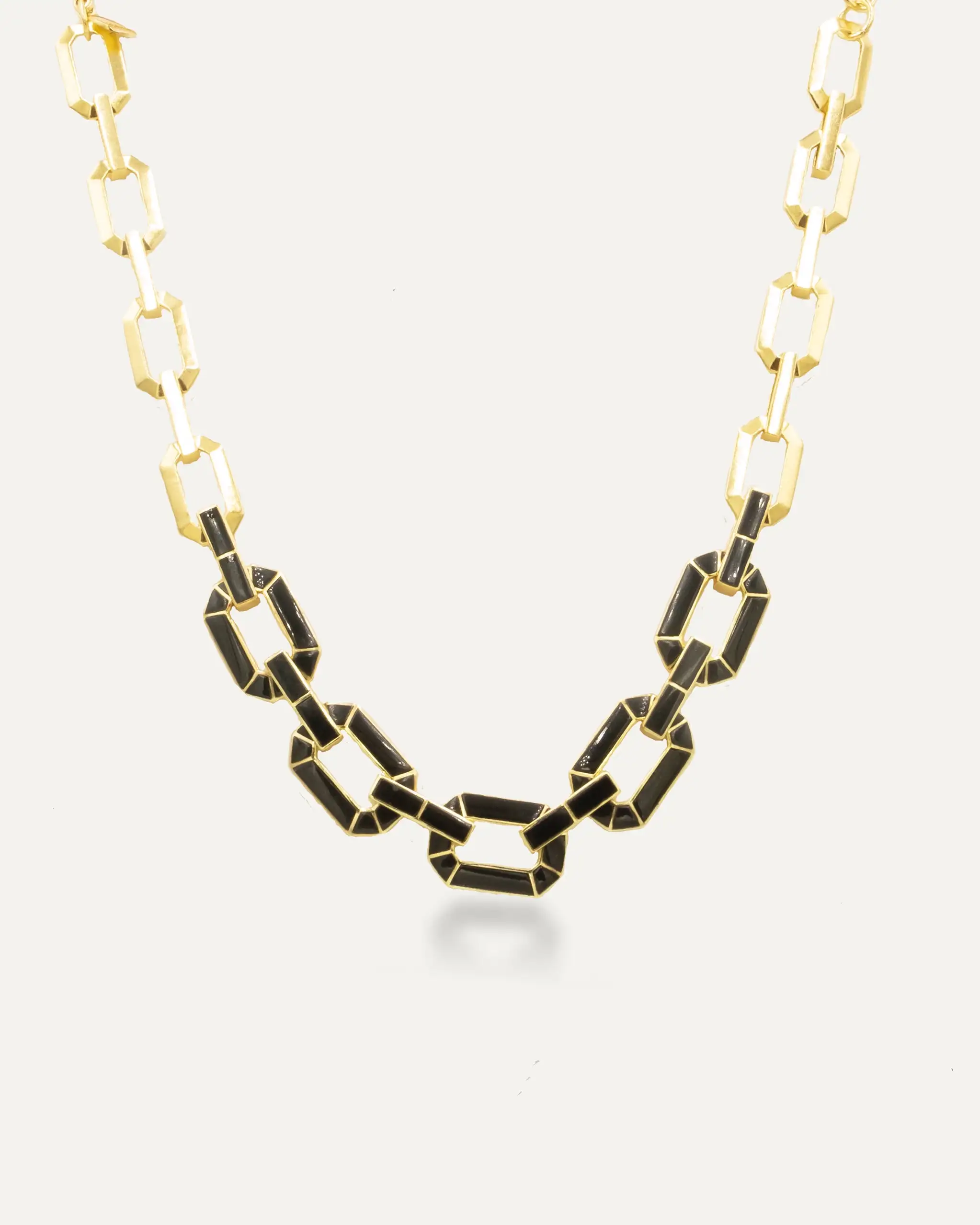 Collar Devendra Dorado Onix Negro - Imagen 3