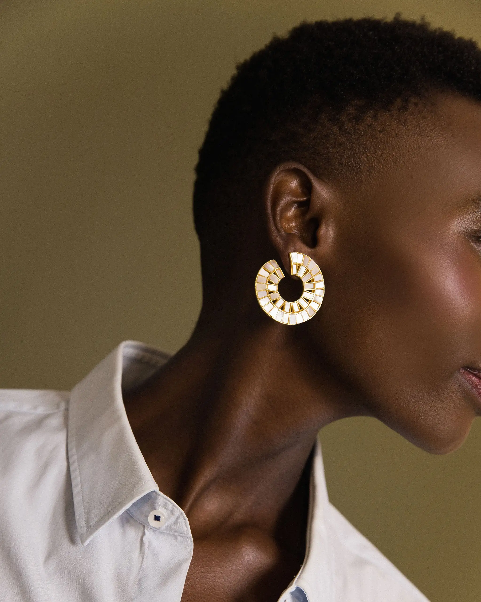Pendientes Caracola Madre Perla - Imagen 2