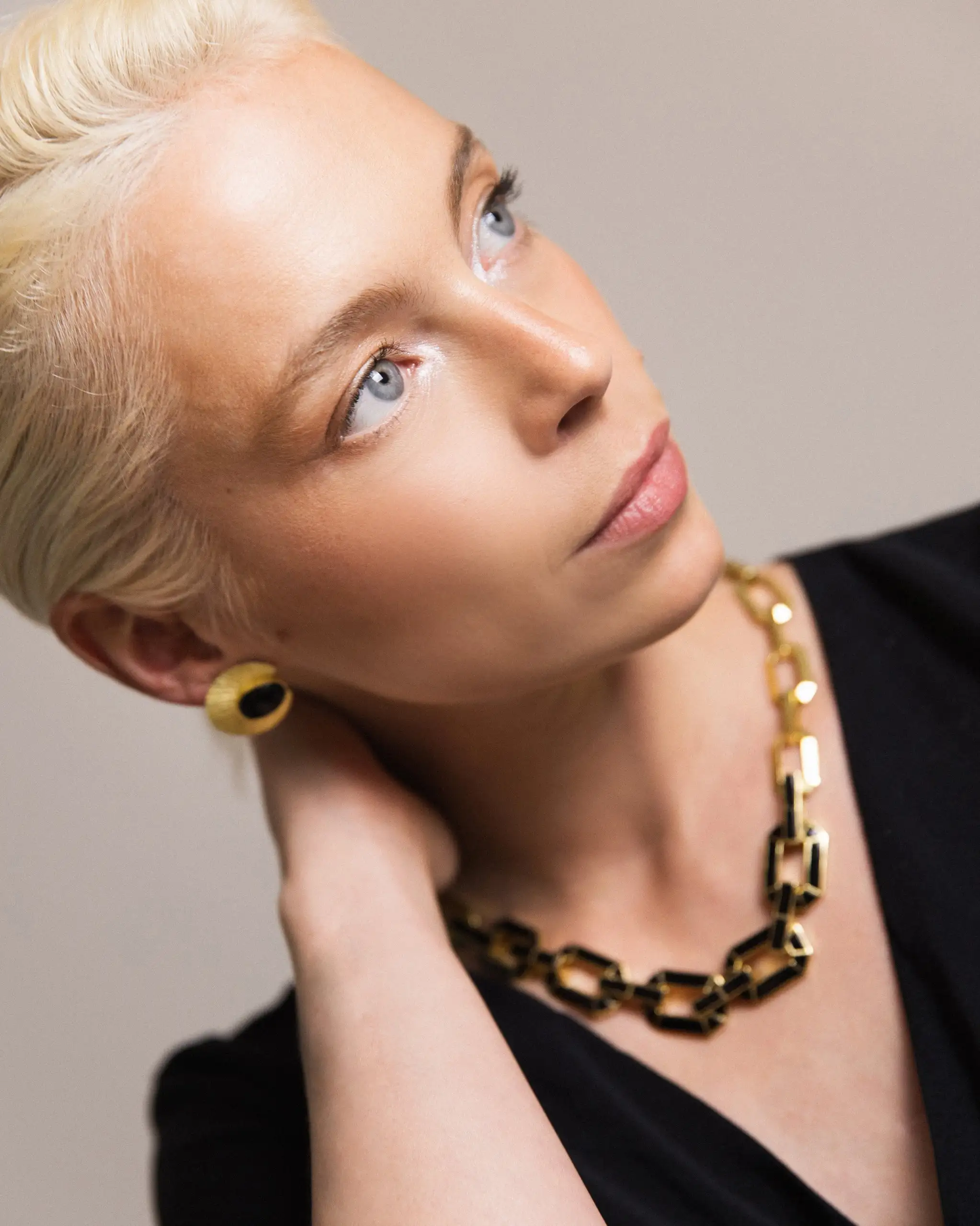 Badhana Green Golden Clip Earrings - Image 2