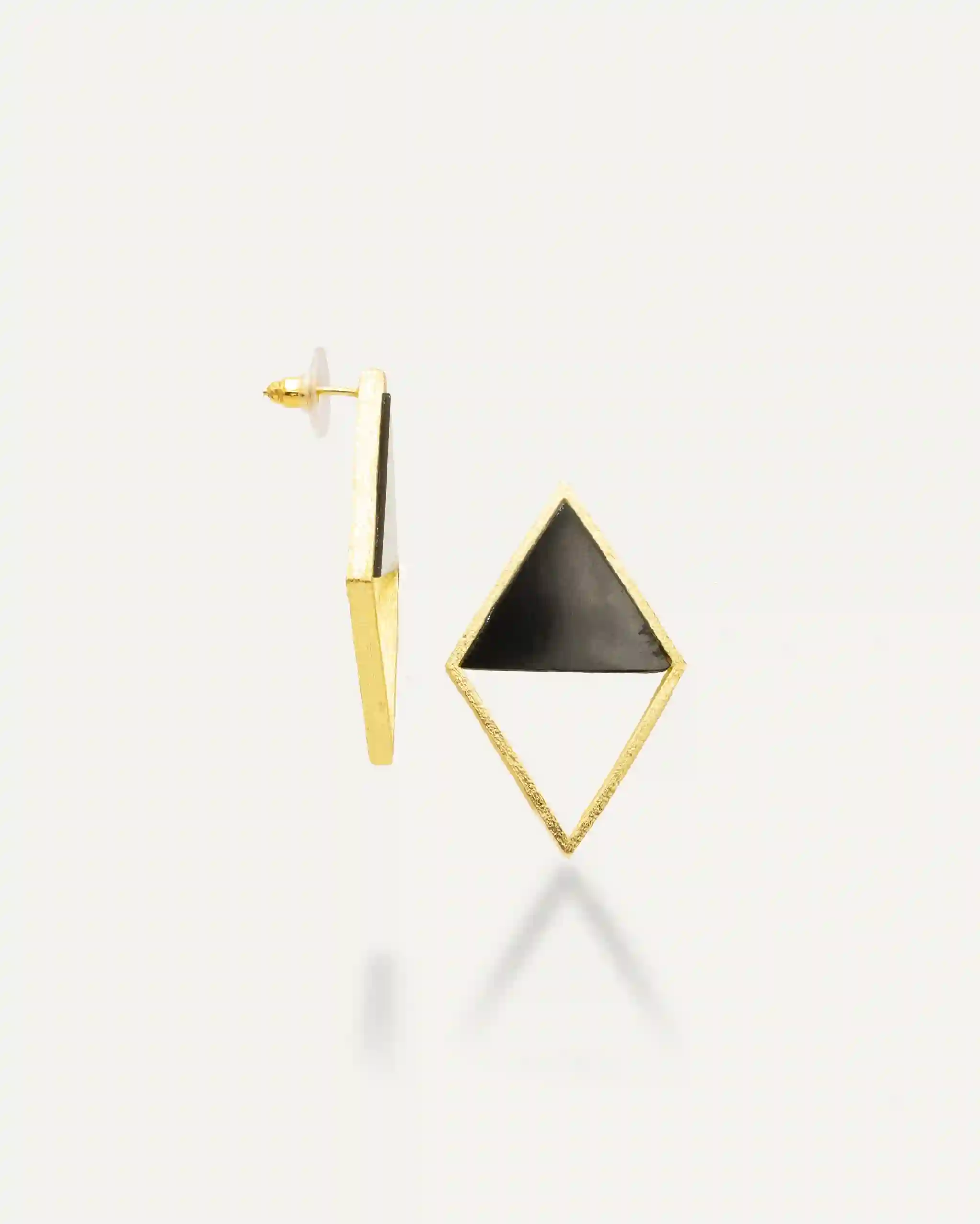 Black abigail golden earrings