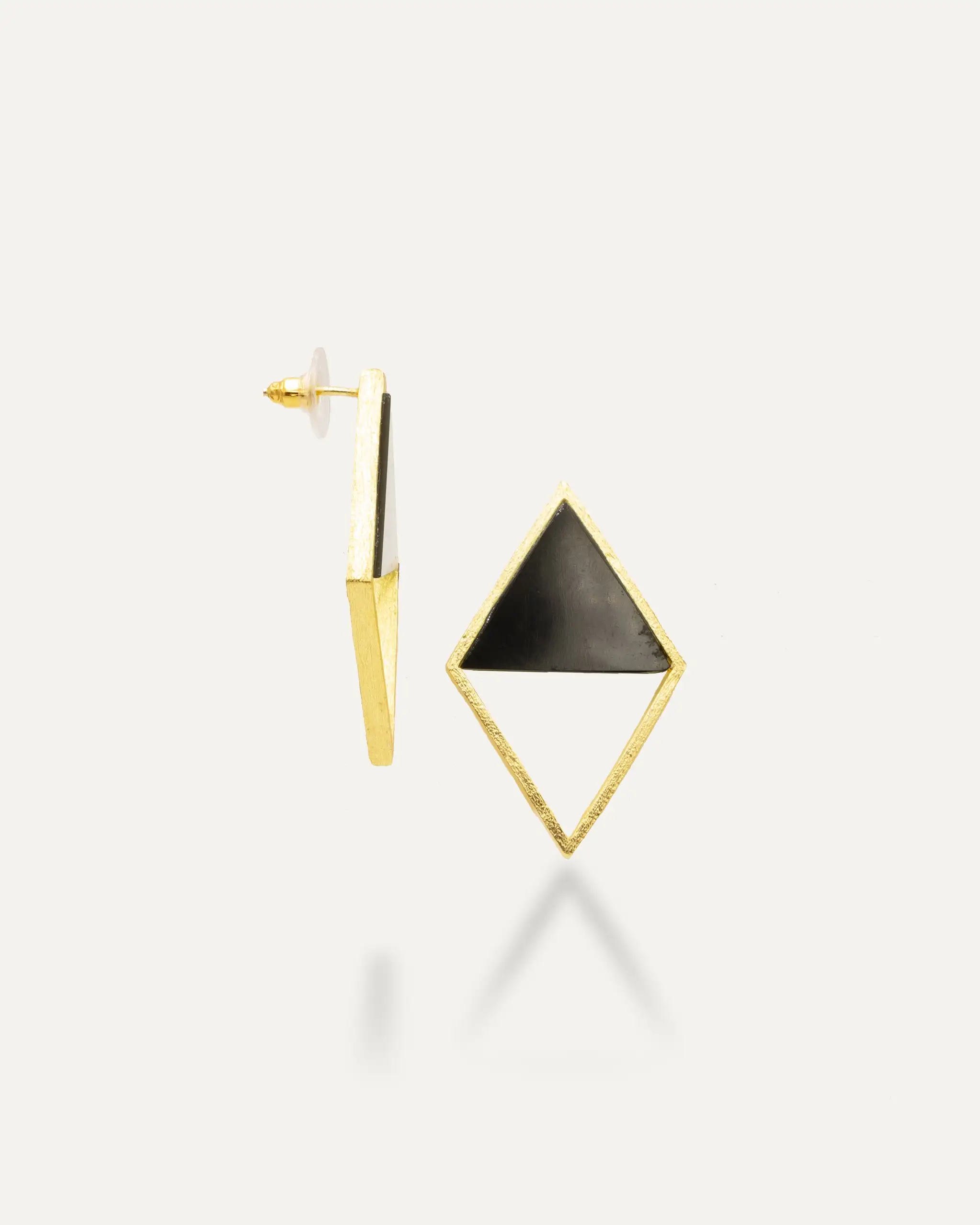 Black abigail golden earrings