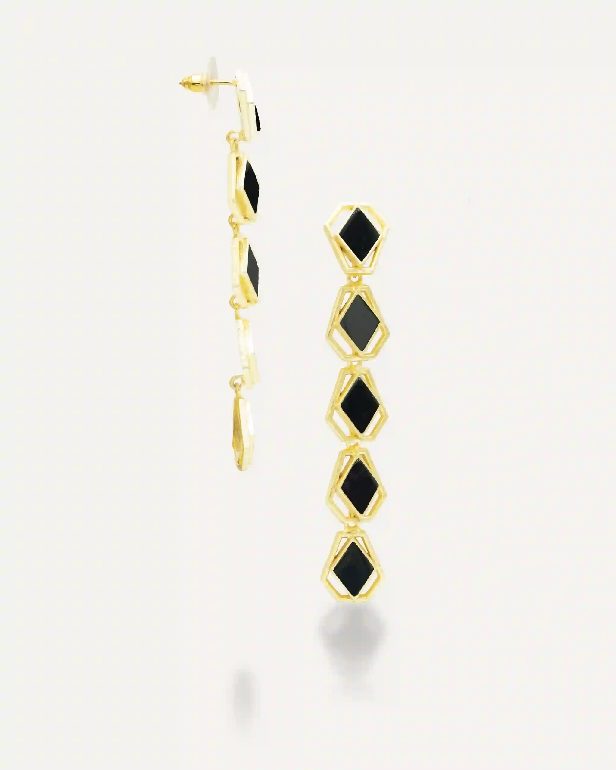 Pendientes Dorados Anuja Onix Negro