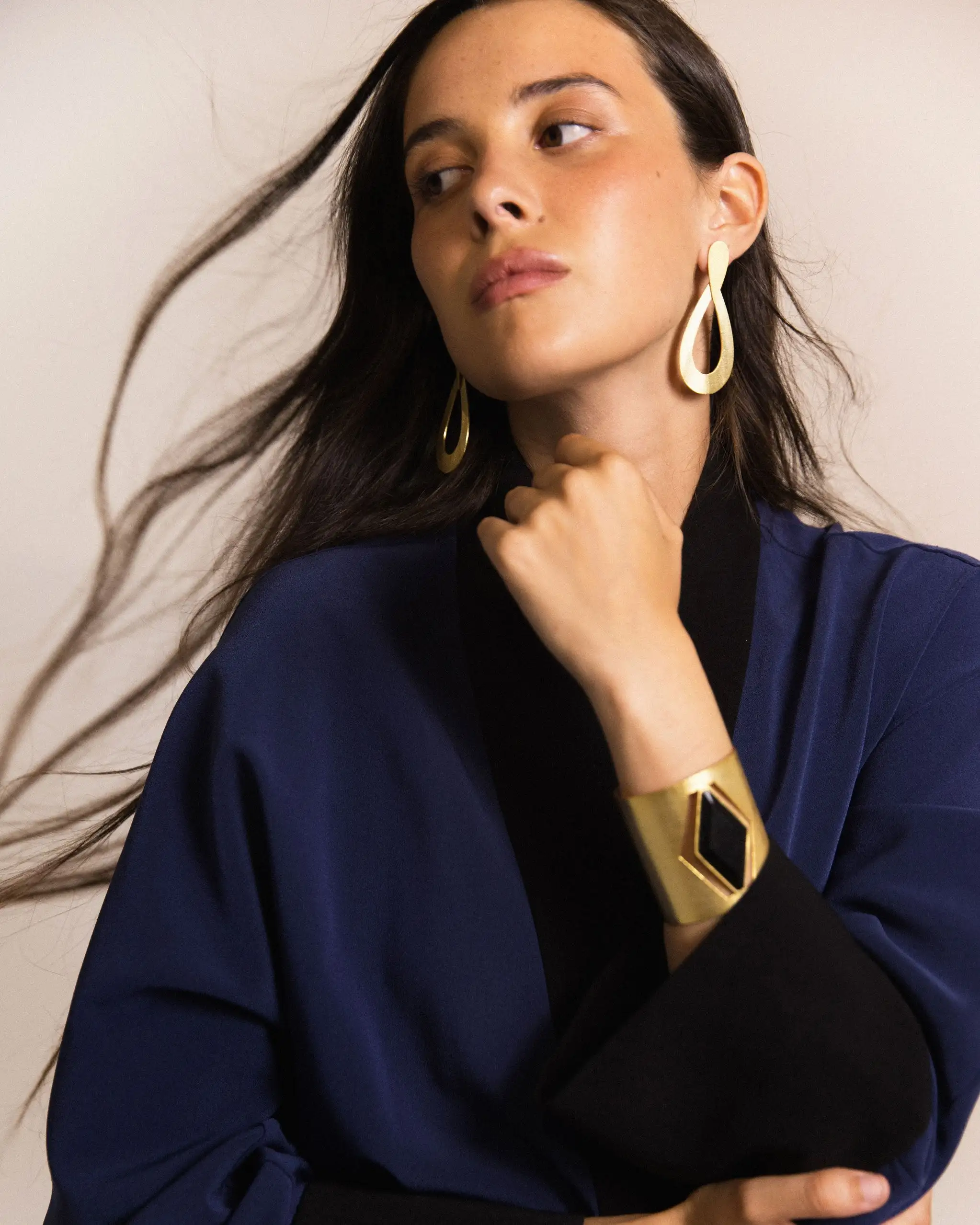 Pendientes Dorados Big Drop - Imagen 2