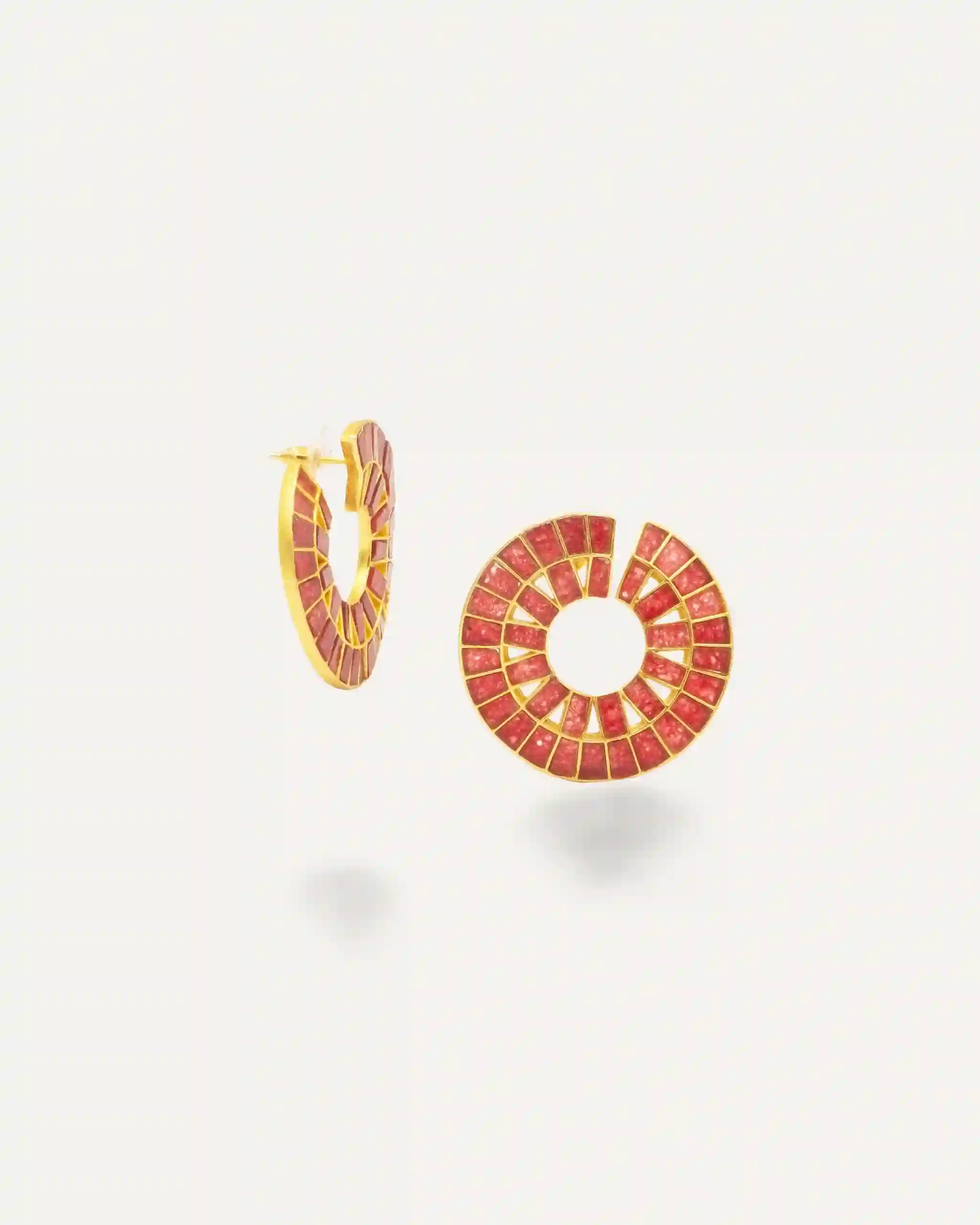 Golden Earrings CaracoLa Hatypara Roja