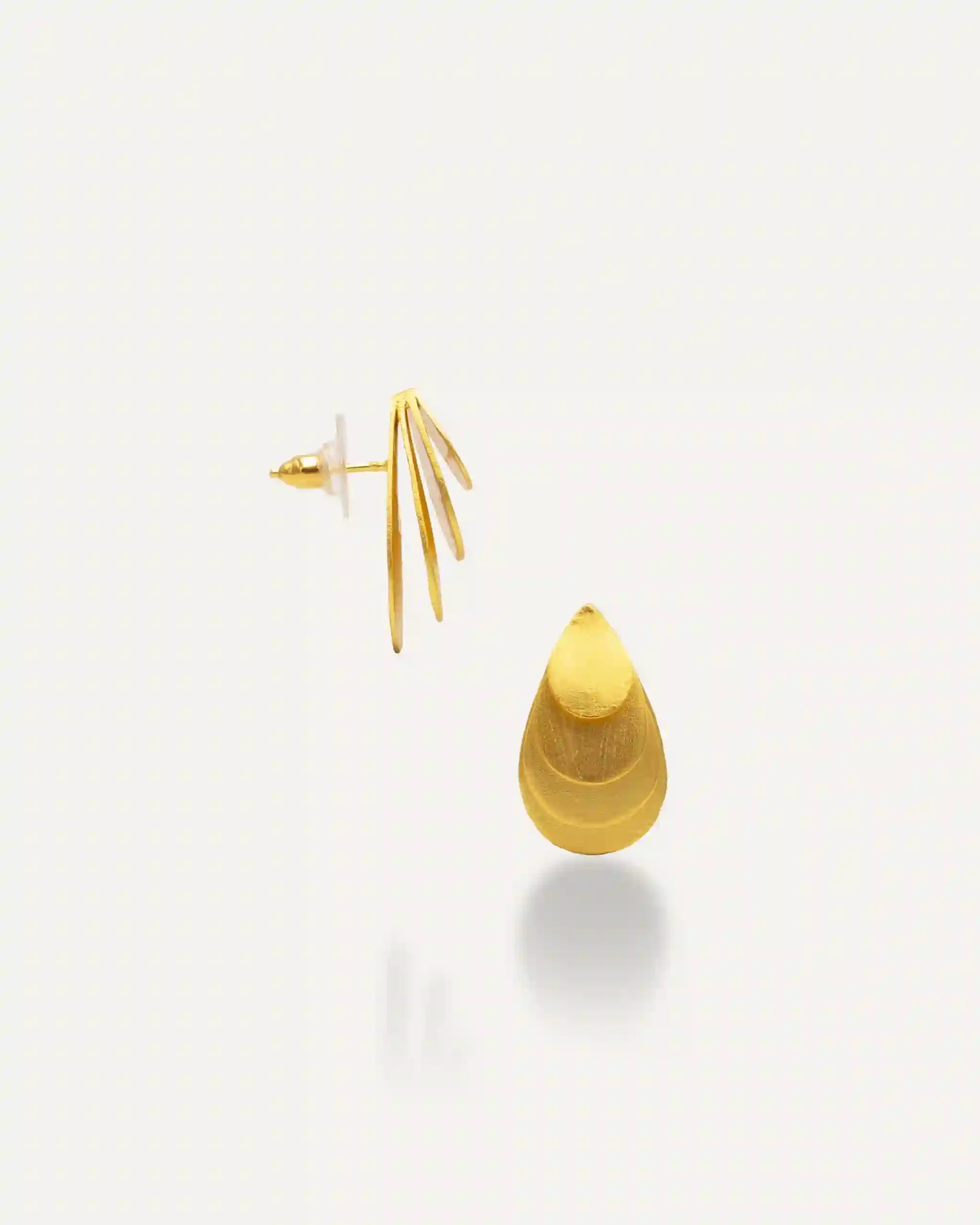 Golden earrings Everyday gout