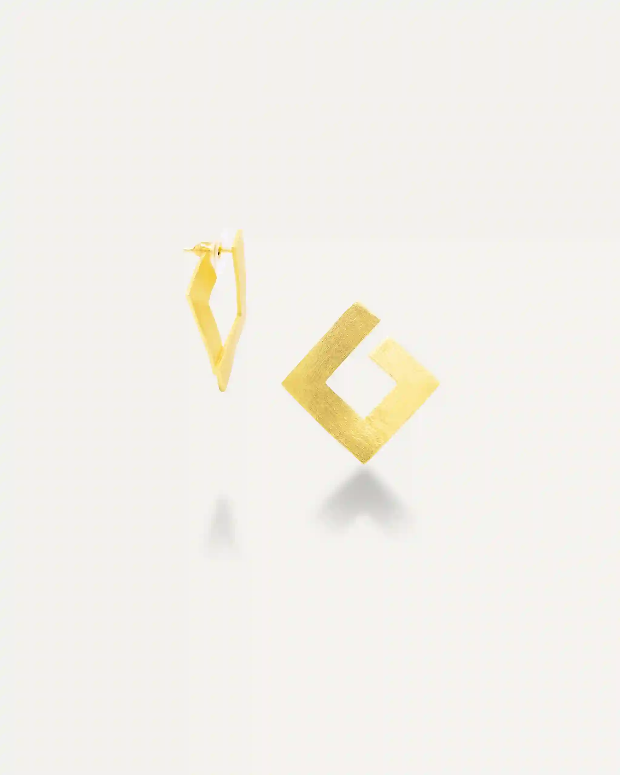 Golden Earrados Everyday Modern