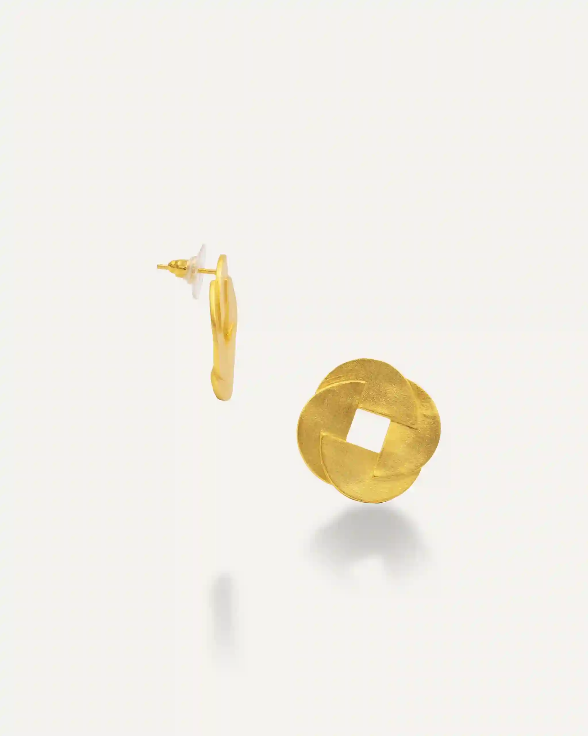 Golden earrings Everyday Redondo Half Moon