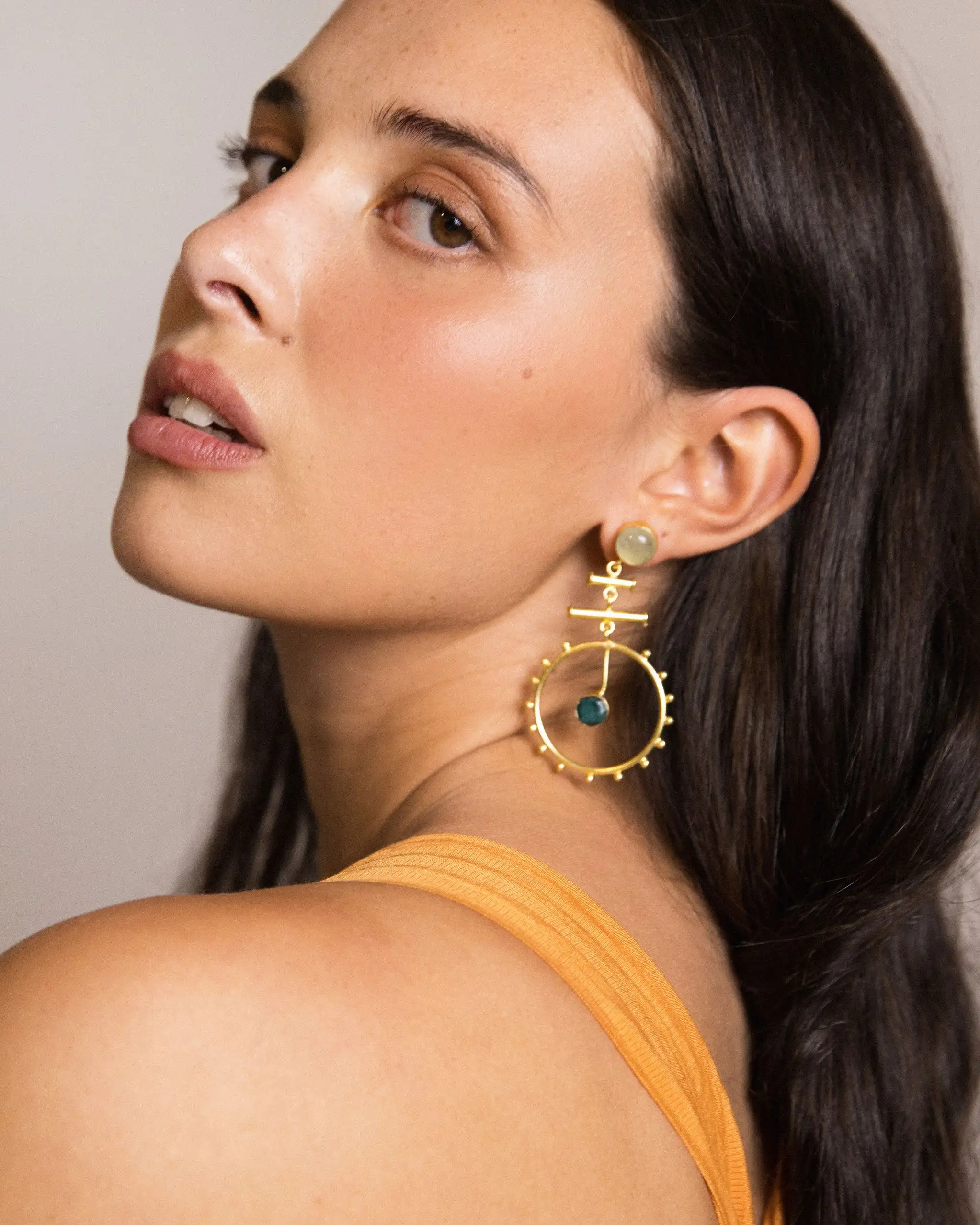 Golden Earries Jhumka Quartz Rosa and Hatypara Roja - Image 2