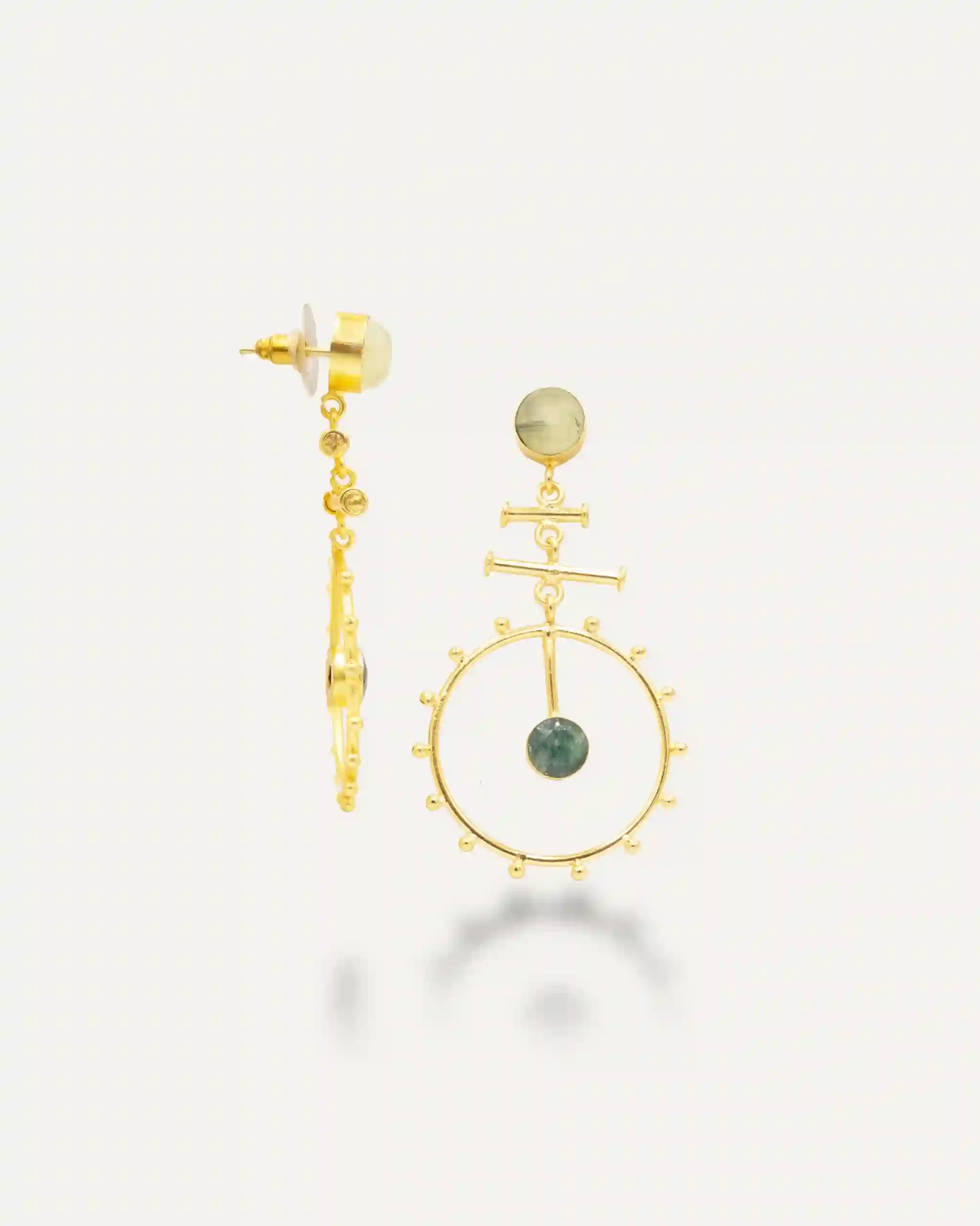Golden earrings Jhumka Prehnita Hatypara Verde
