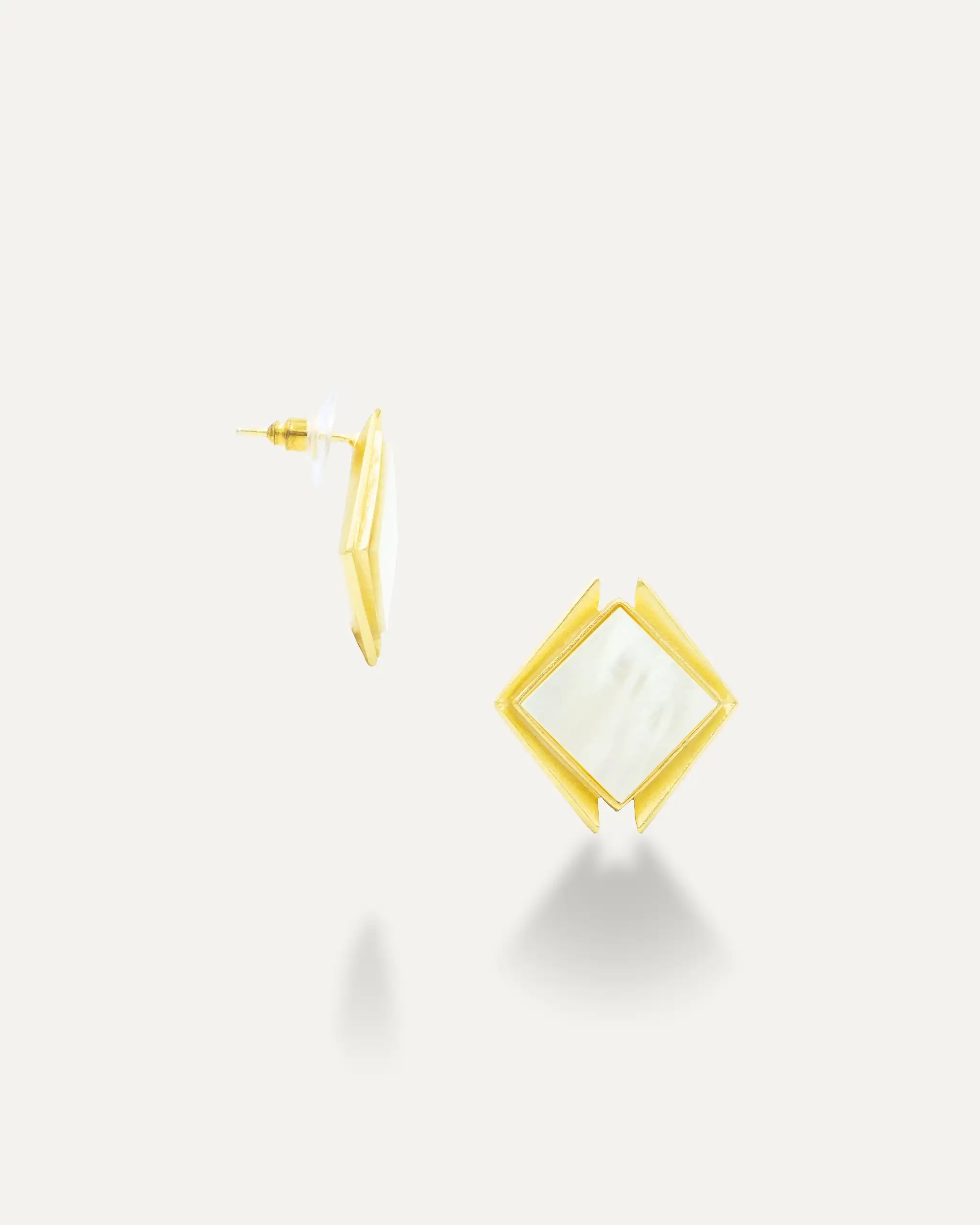 Pendientes Dorados Kanu Madre Perla