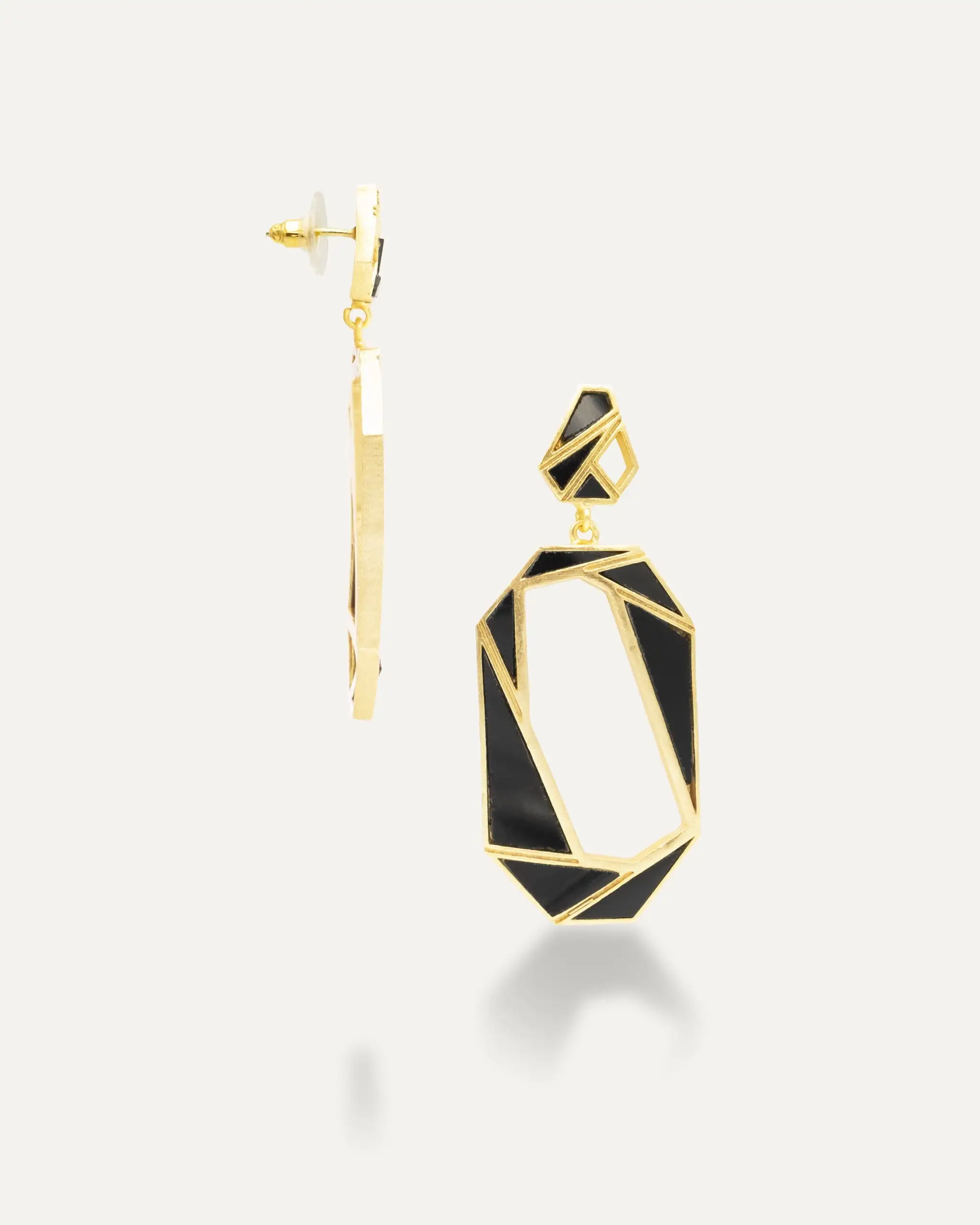 Neel Onix Black Golden Earrings