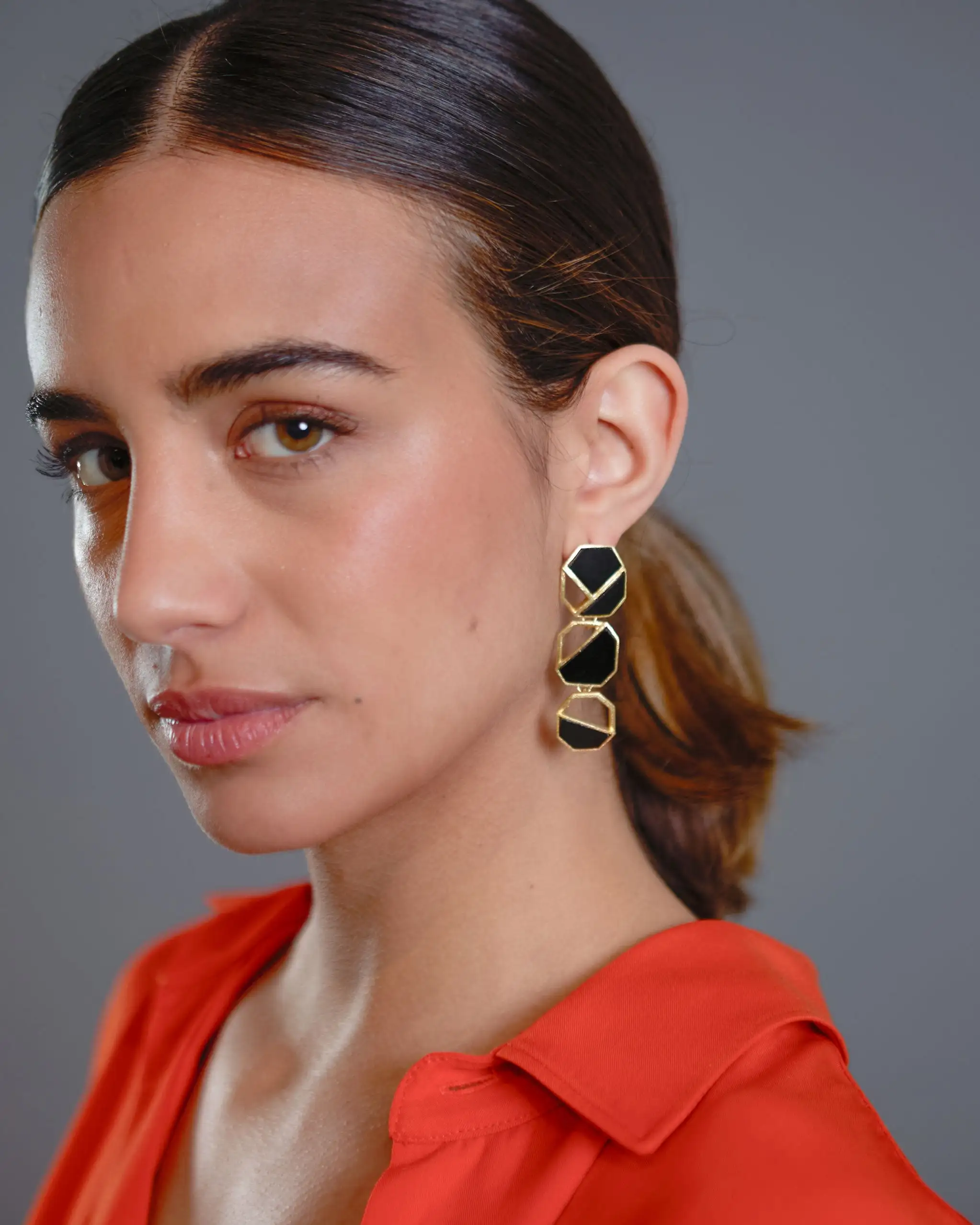 Golden earrings Romesh onix black - Image 2
