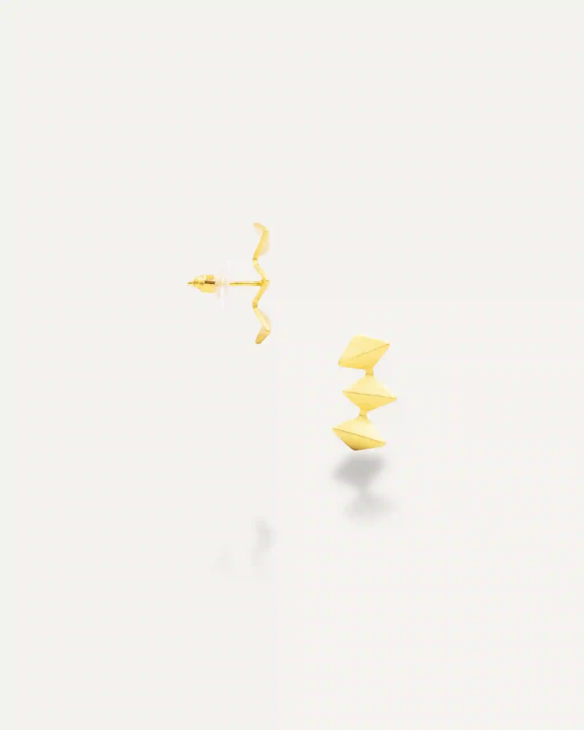 Golden Earrings Tari