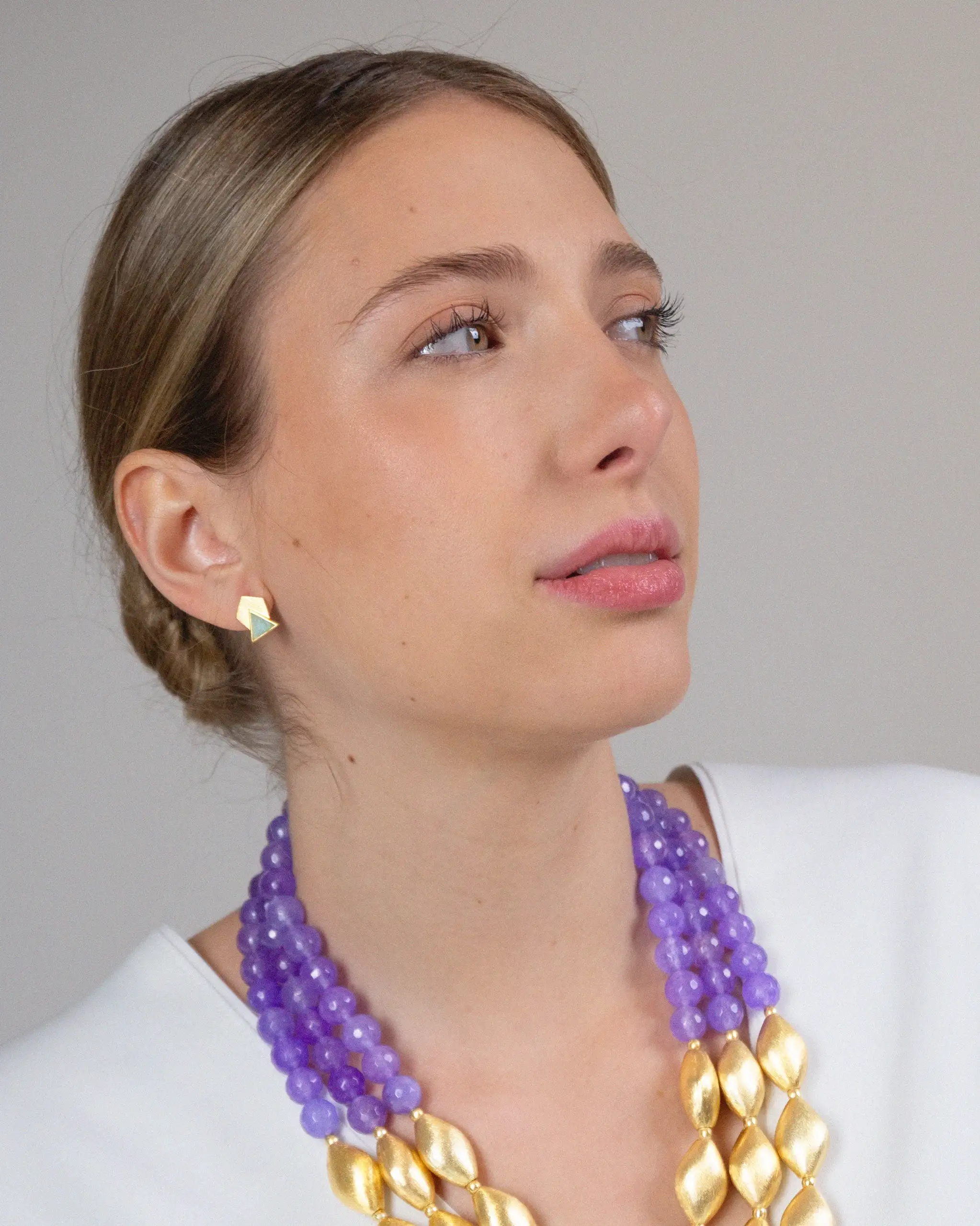 Black Tuli Onix Golden Earrings - Image 2