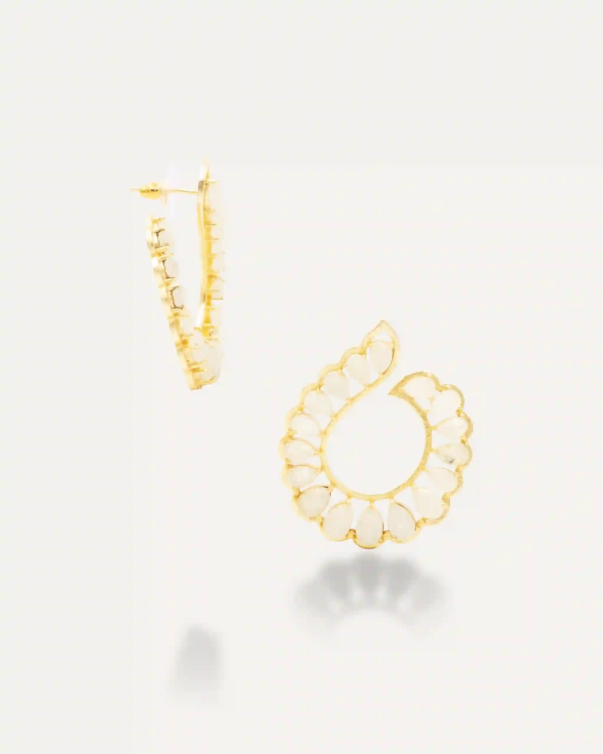 Golden Earries Zaid Piedra Luna