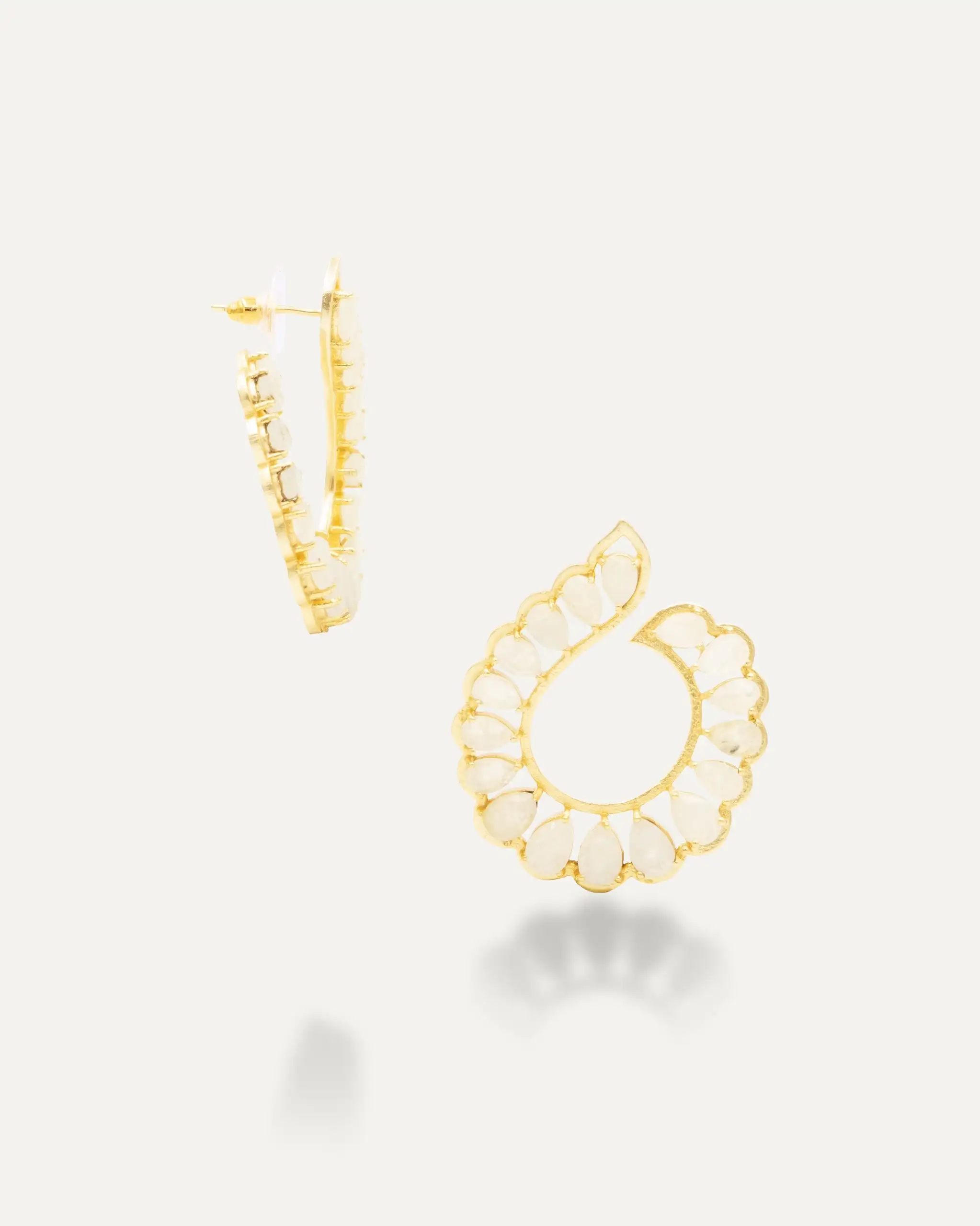 Golden Earries Zaid Piedra Luna