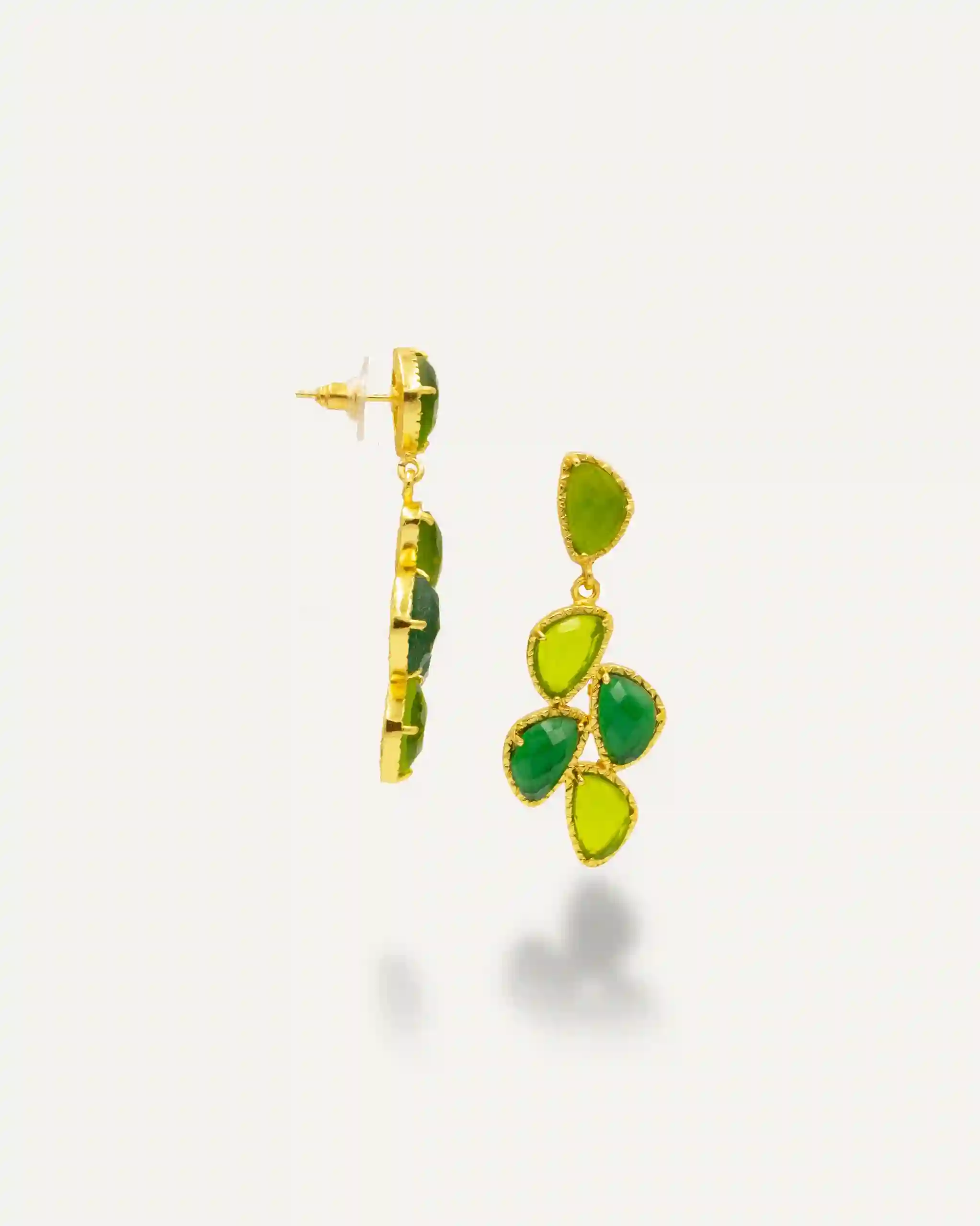 PREHNITA ELEGANITA AND ONIX GREEN ELEMENTS Earrings