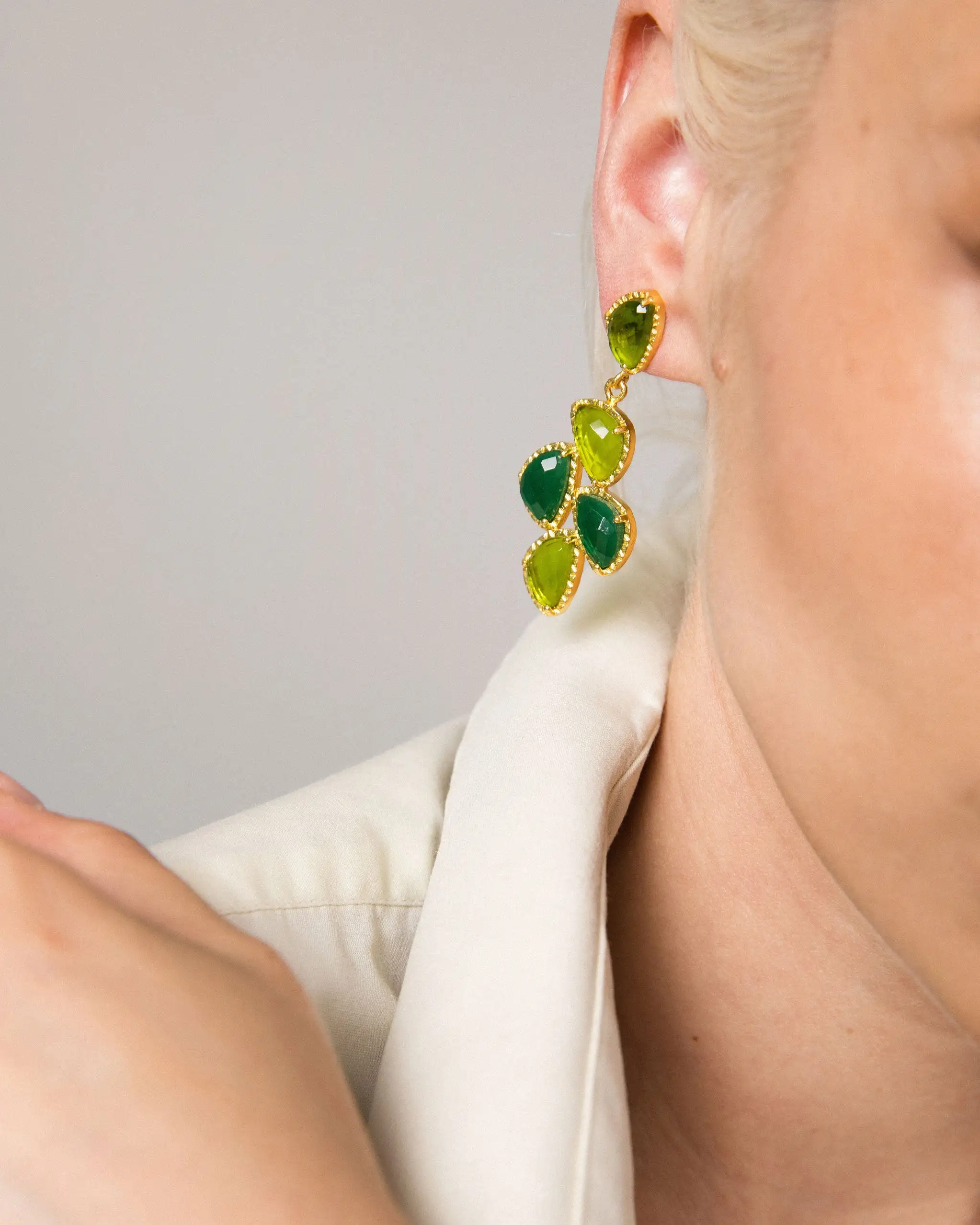 PREHNITA ELEGANITA AND ONIX GREEN ELEMENTS Earrings - Image 2