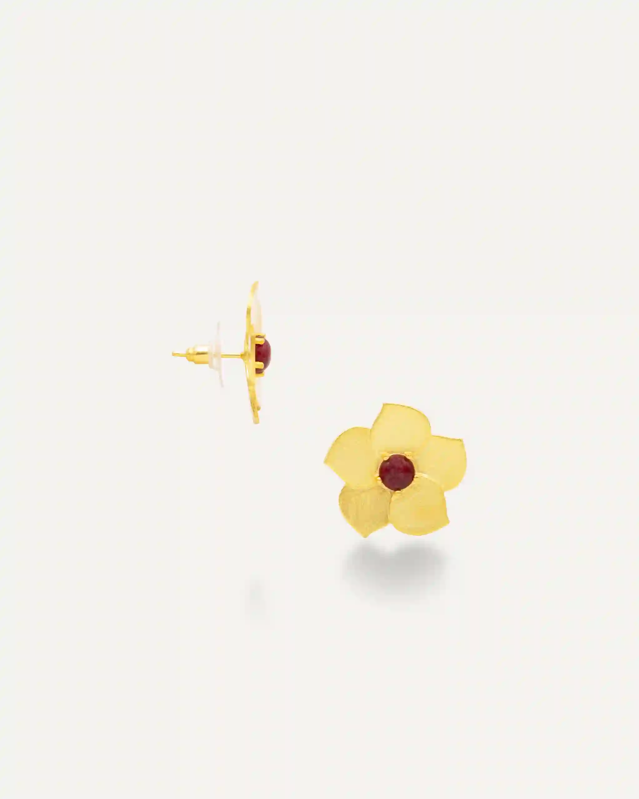 Flor Eventay Hatypara red earrings