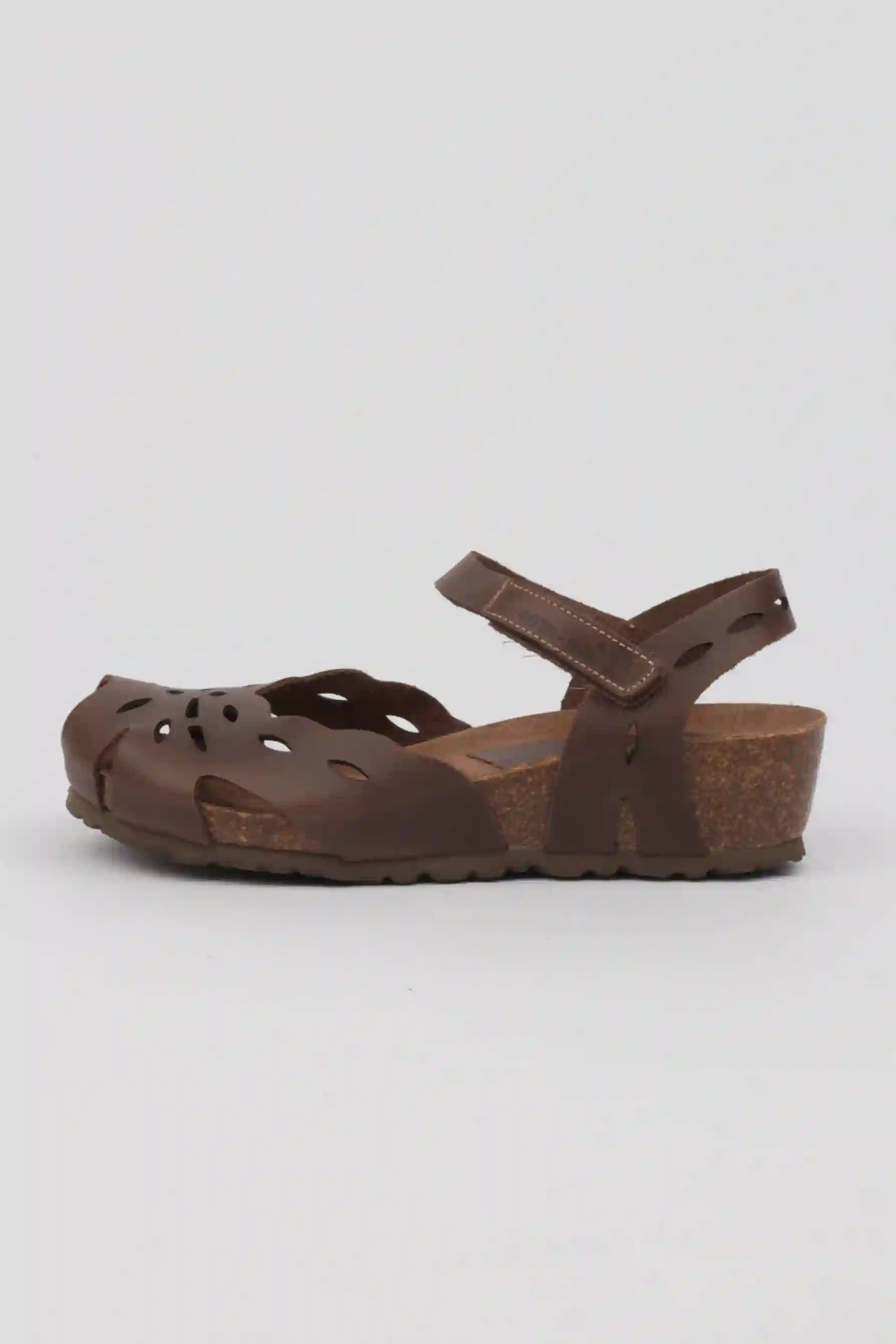 InterBios sandalias cuña punta cerrada color taupe