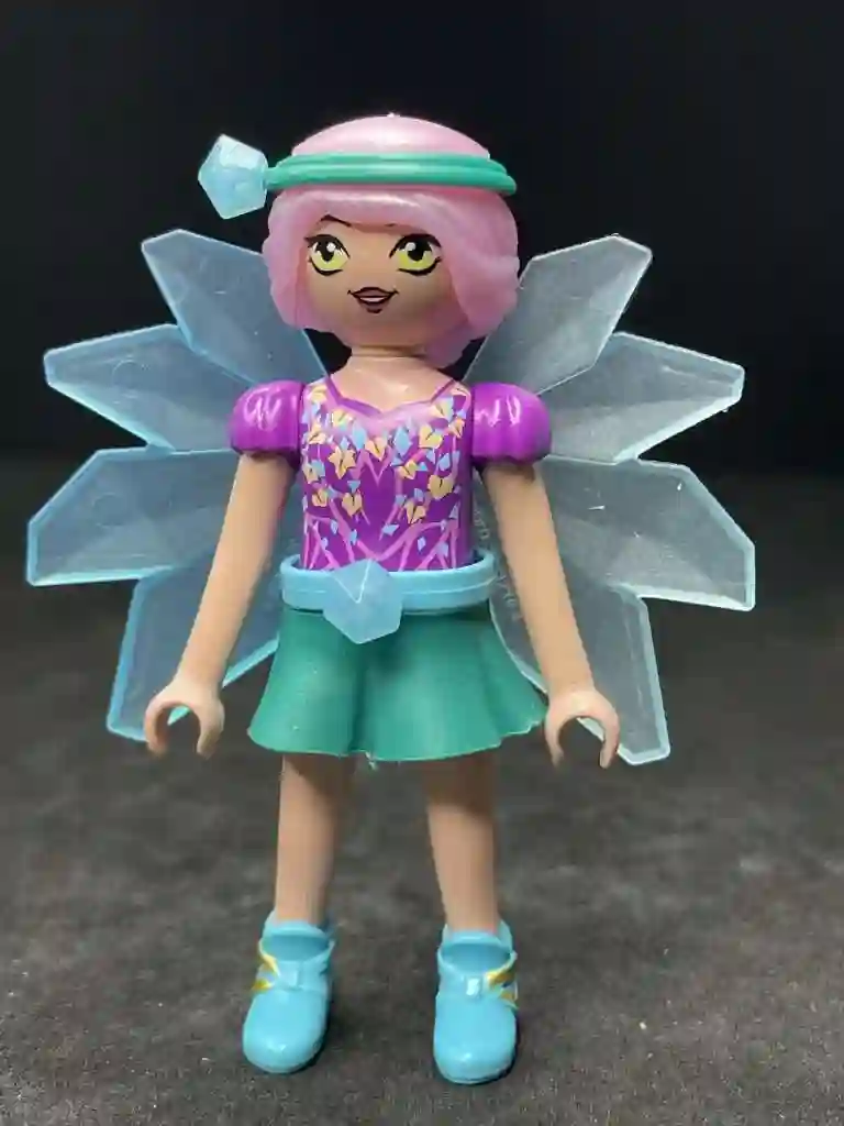 DM0328 Figura con Complementos